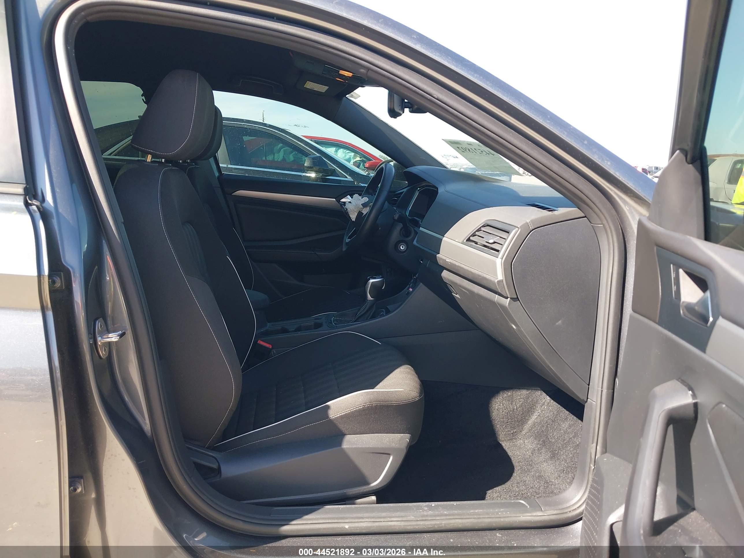 VOLKSWAGEN JETTA image 5