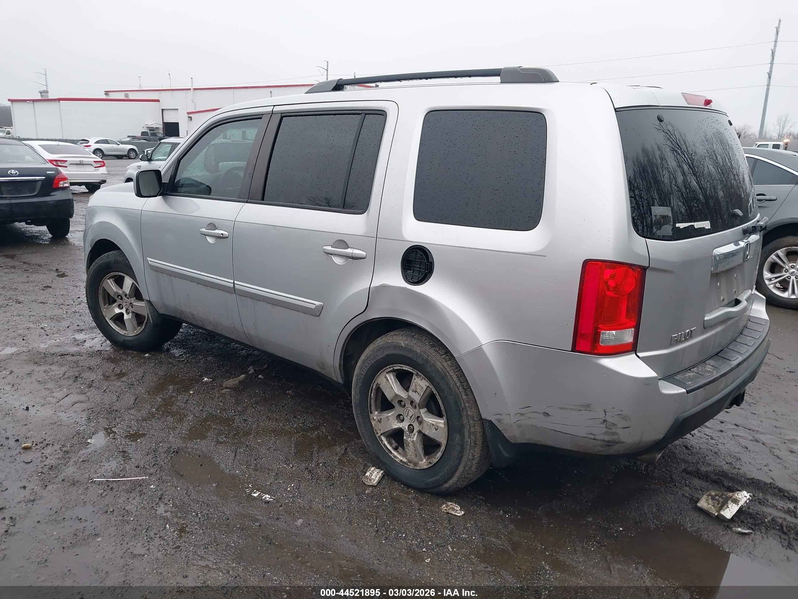 HONDA PILOT image 3