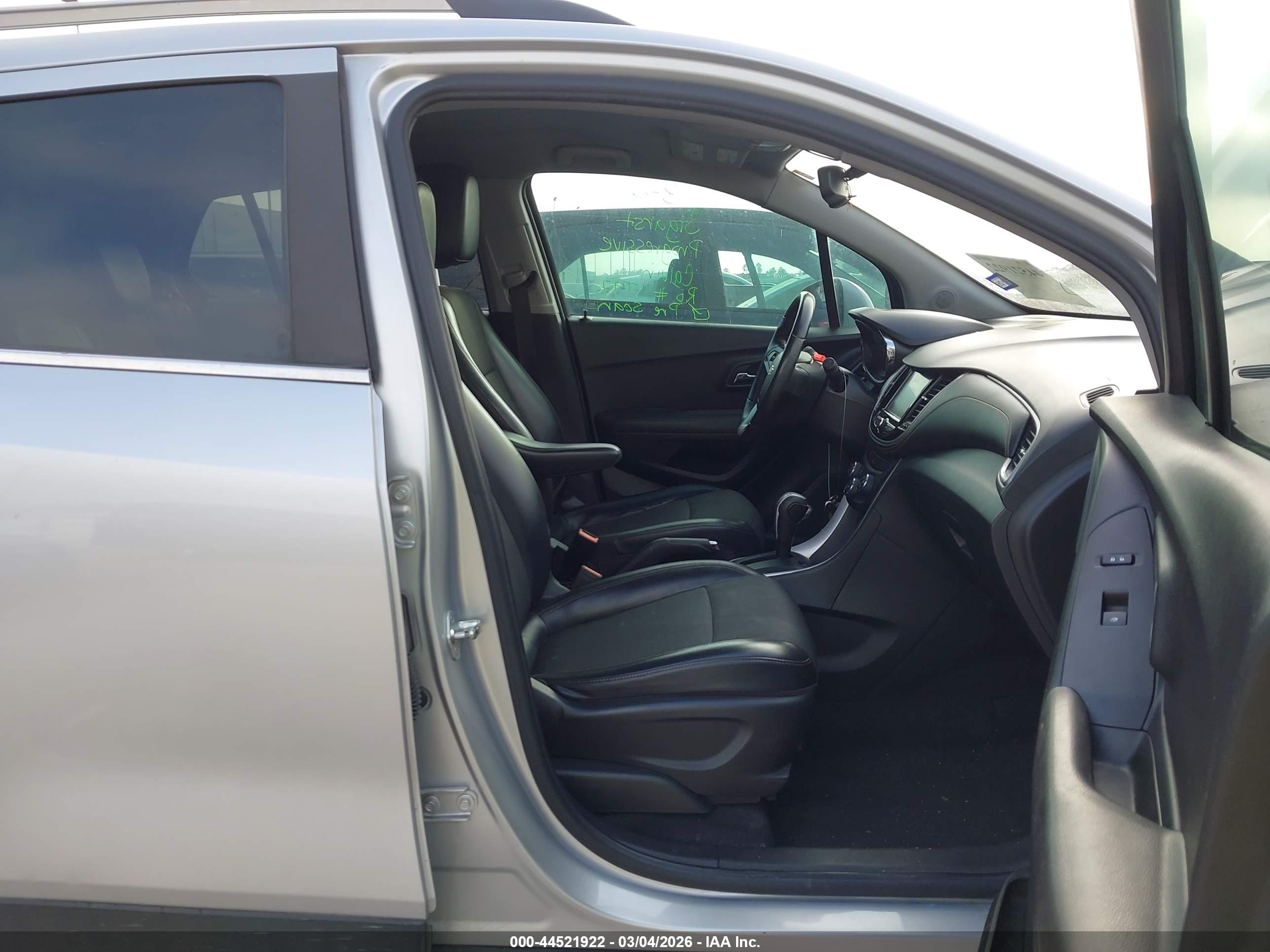 CHEVROLET TRAX image 5