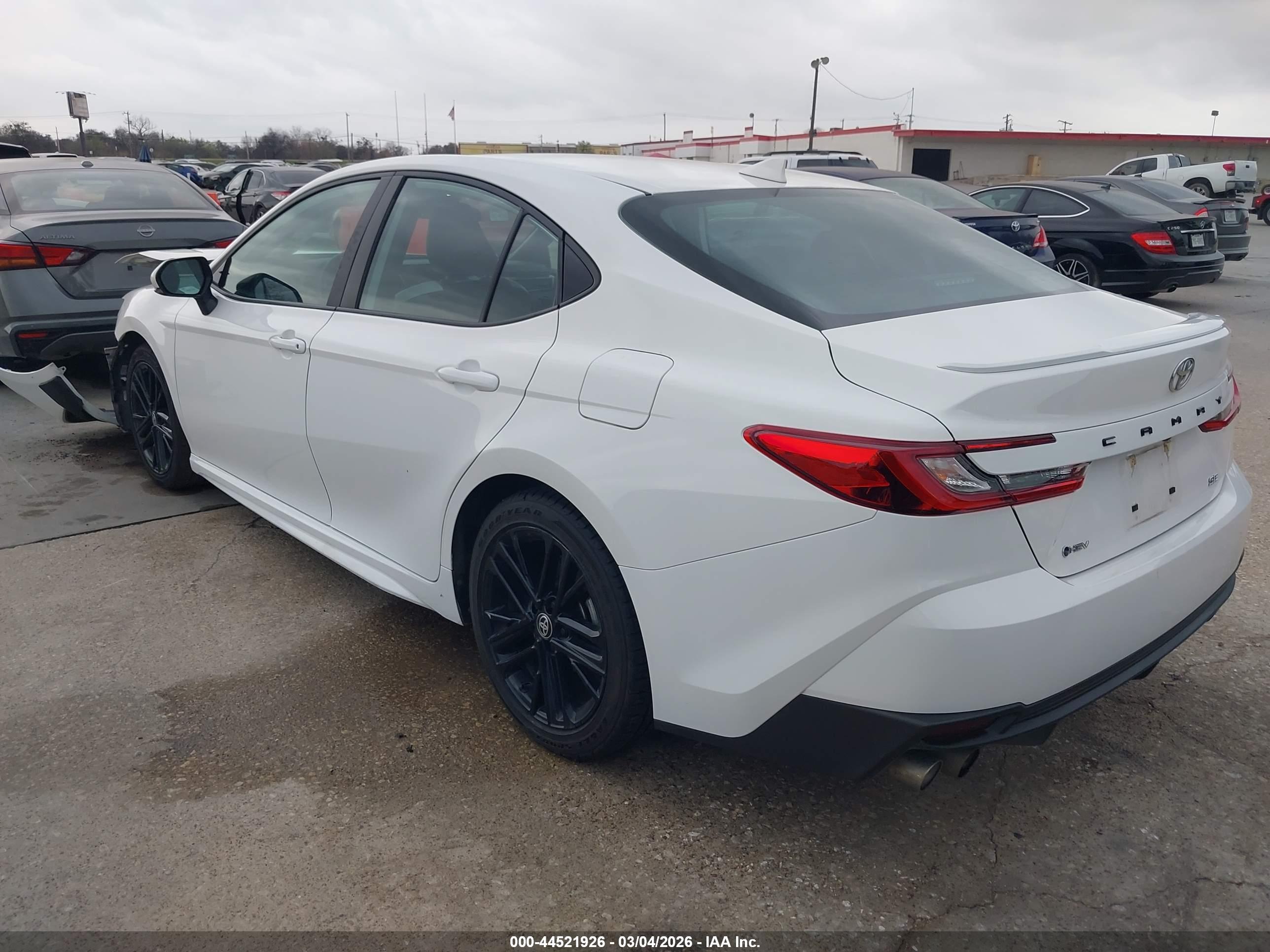 TOYOTA CAMRY image 3