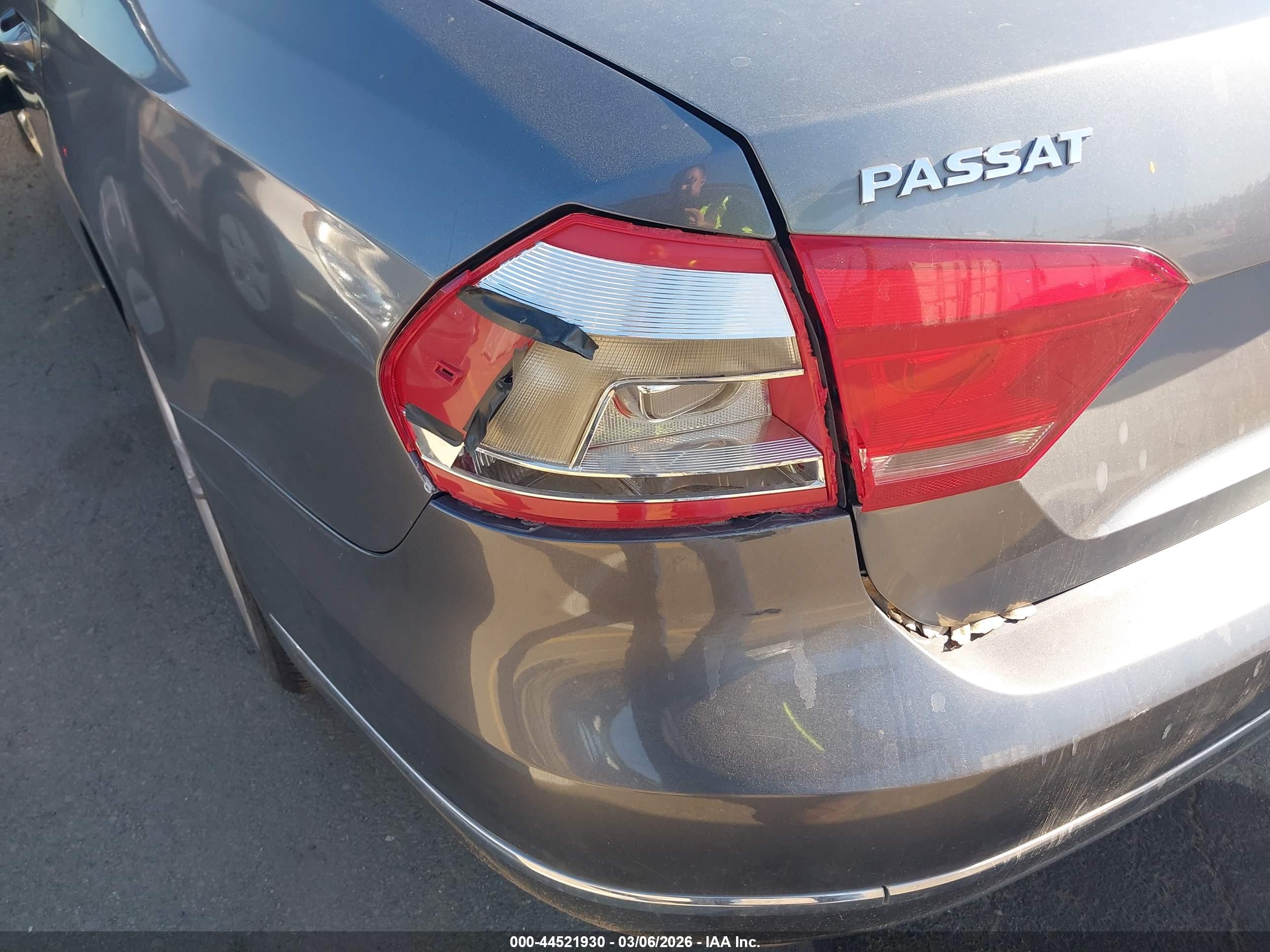 VOLKSWAGEN PASSAT image 6