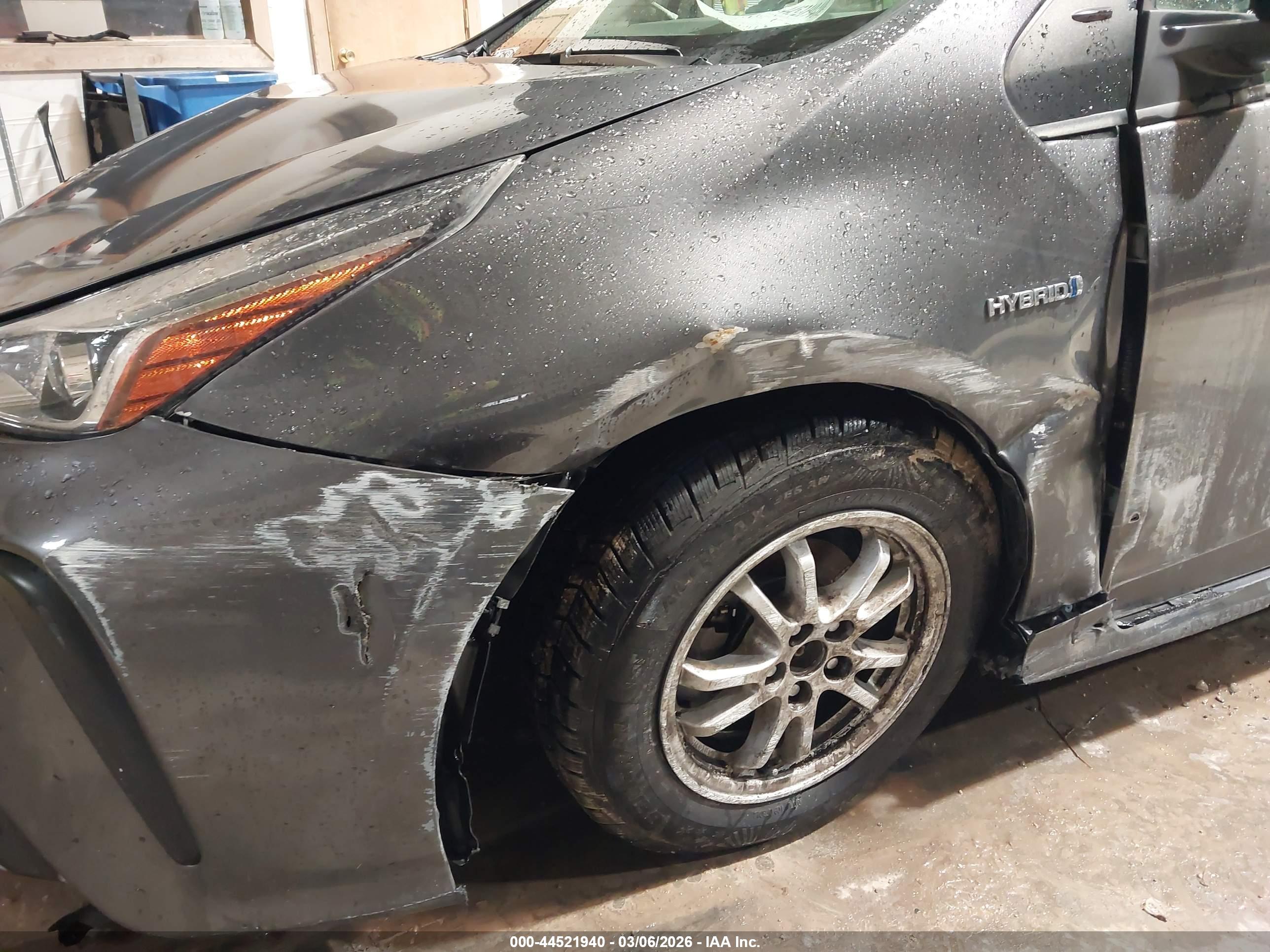 TOYOTA PRIUS image 6