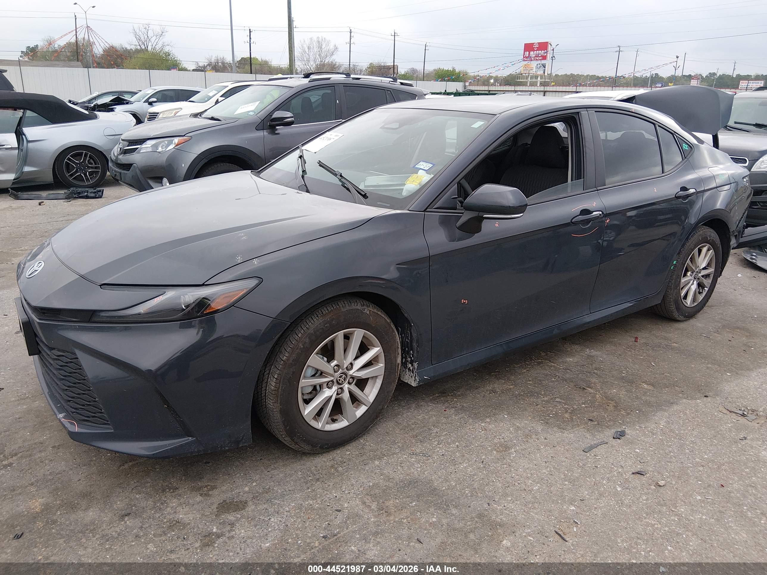 TOYOTA CAMRY image 2