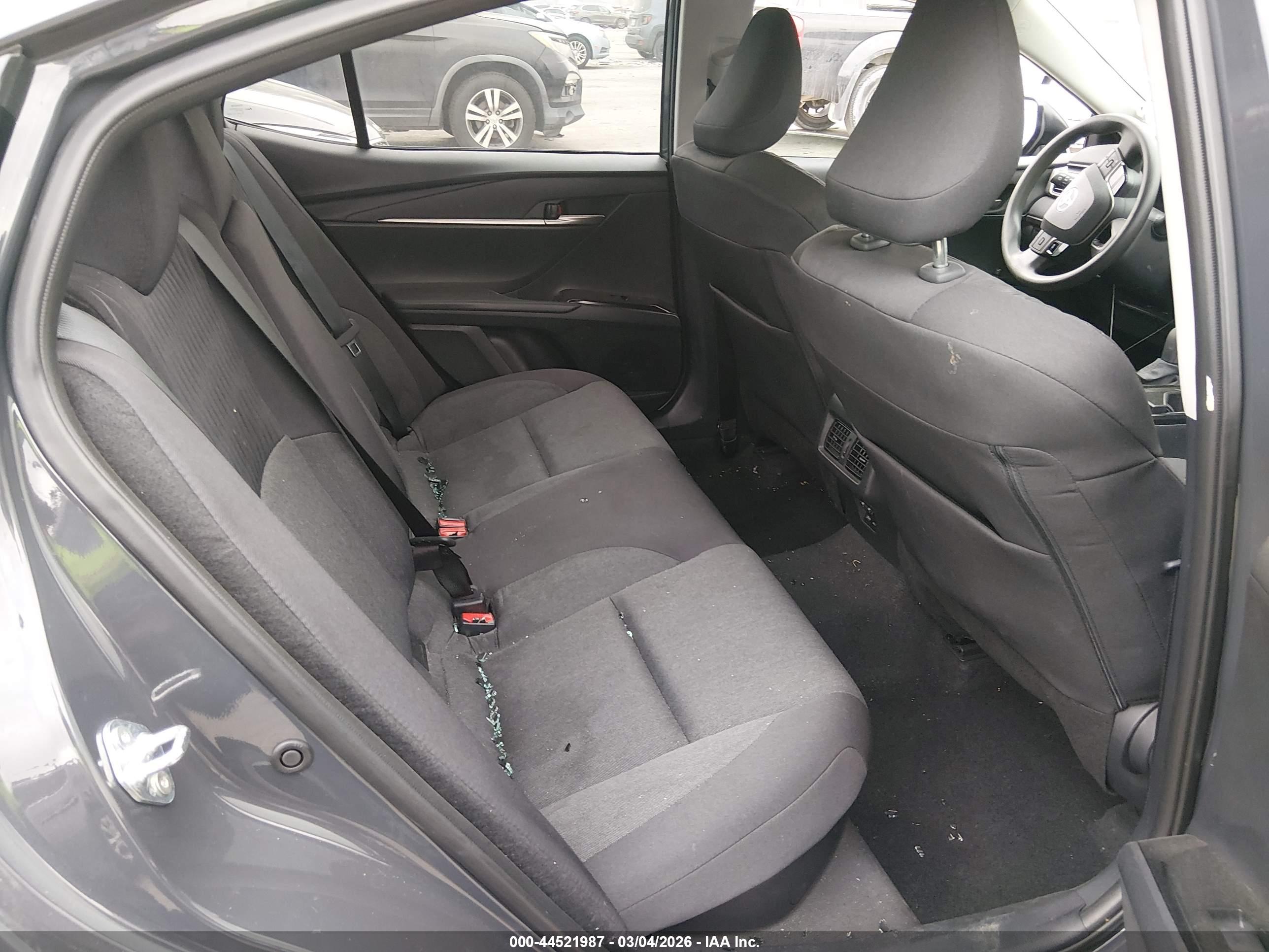 TOYOTA CAMRY image 8