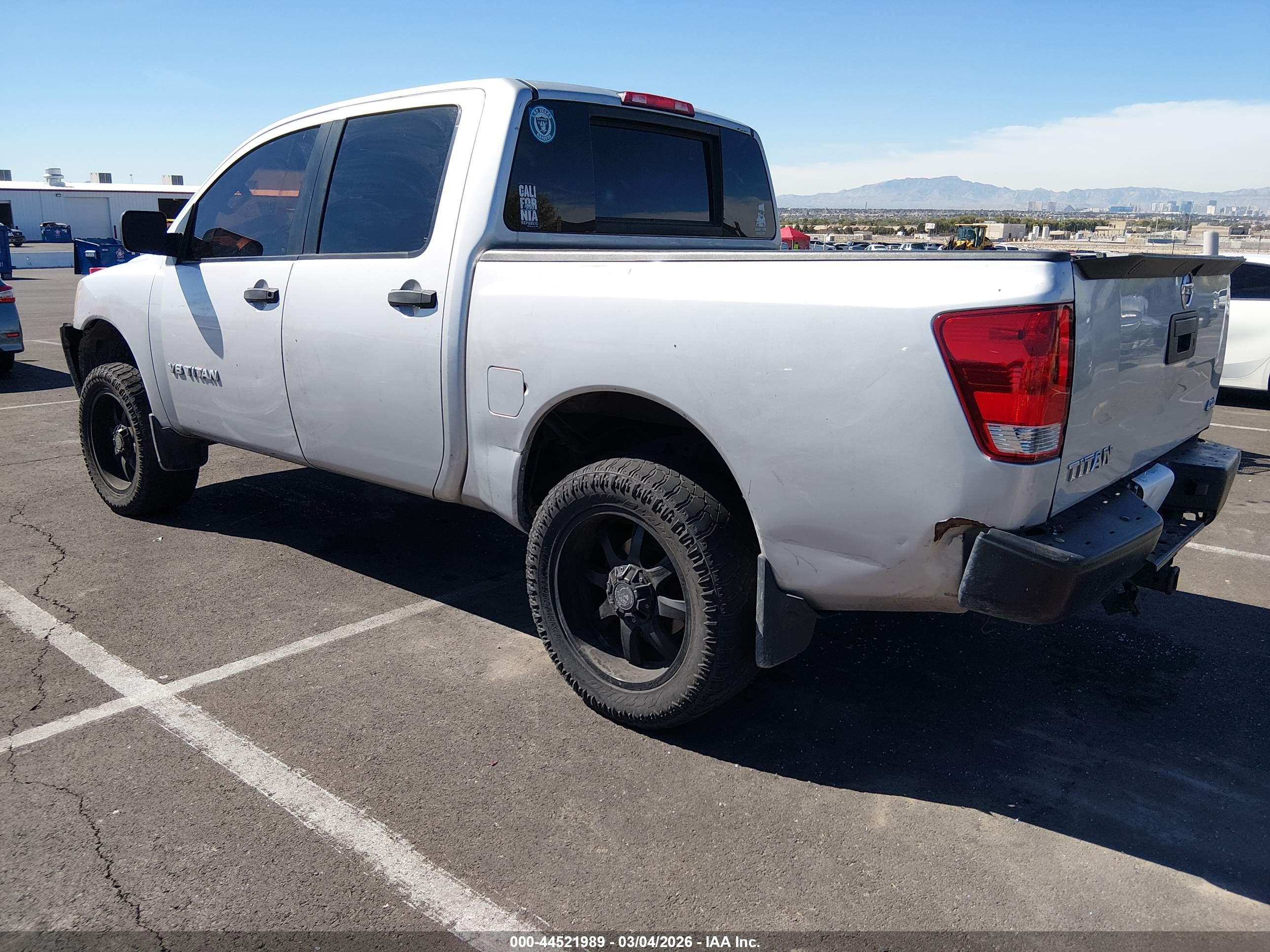 NISSAN TITAN image 3