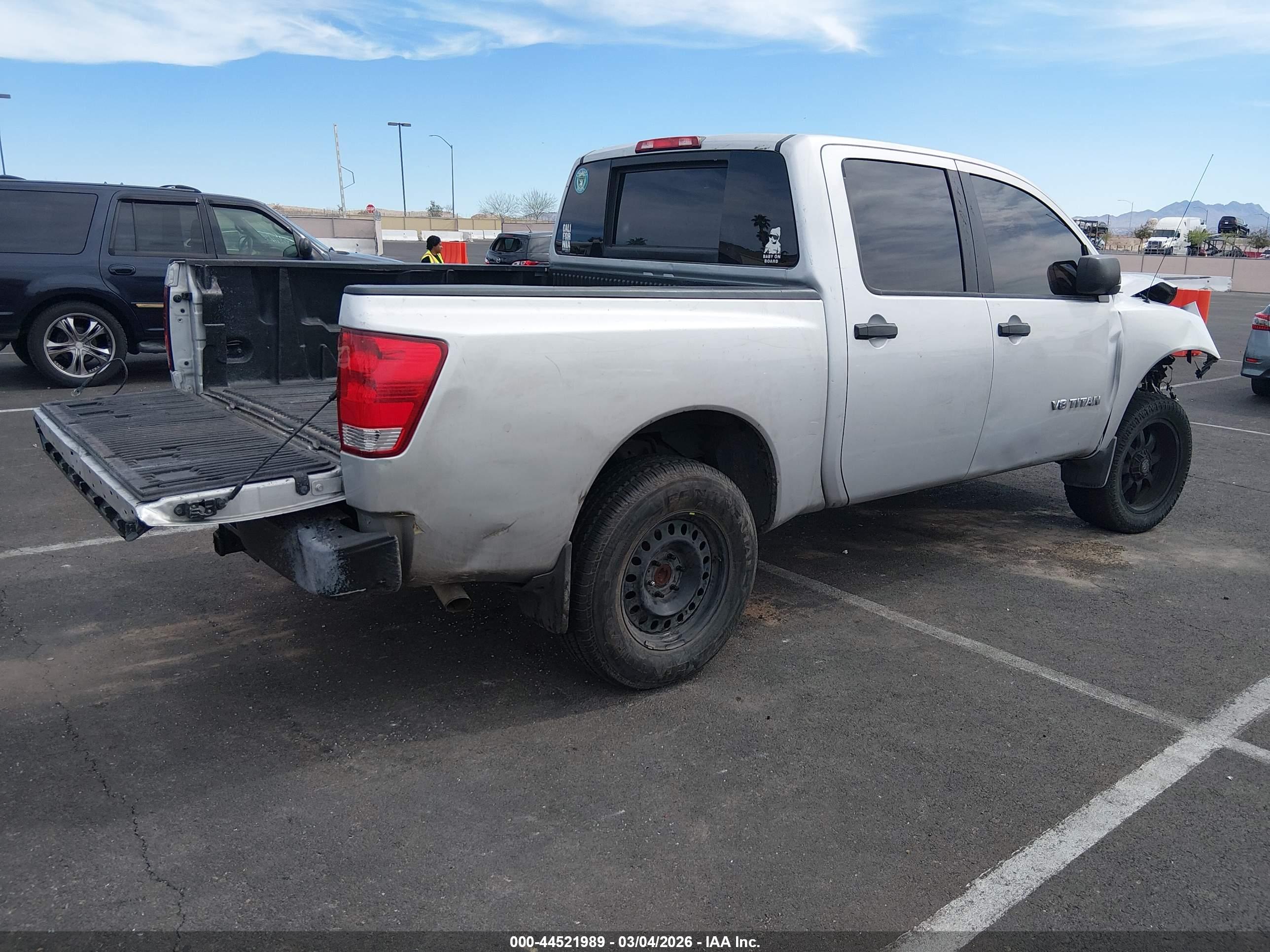 NISSAN TITAN image 4