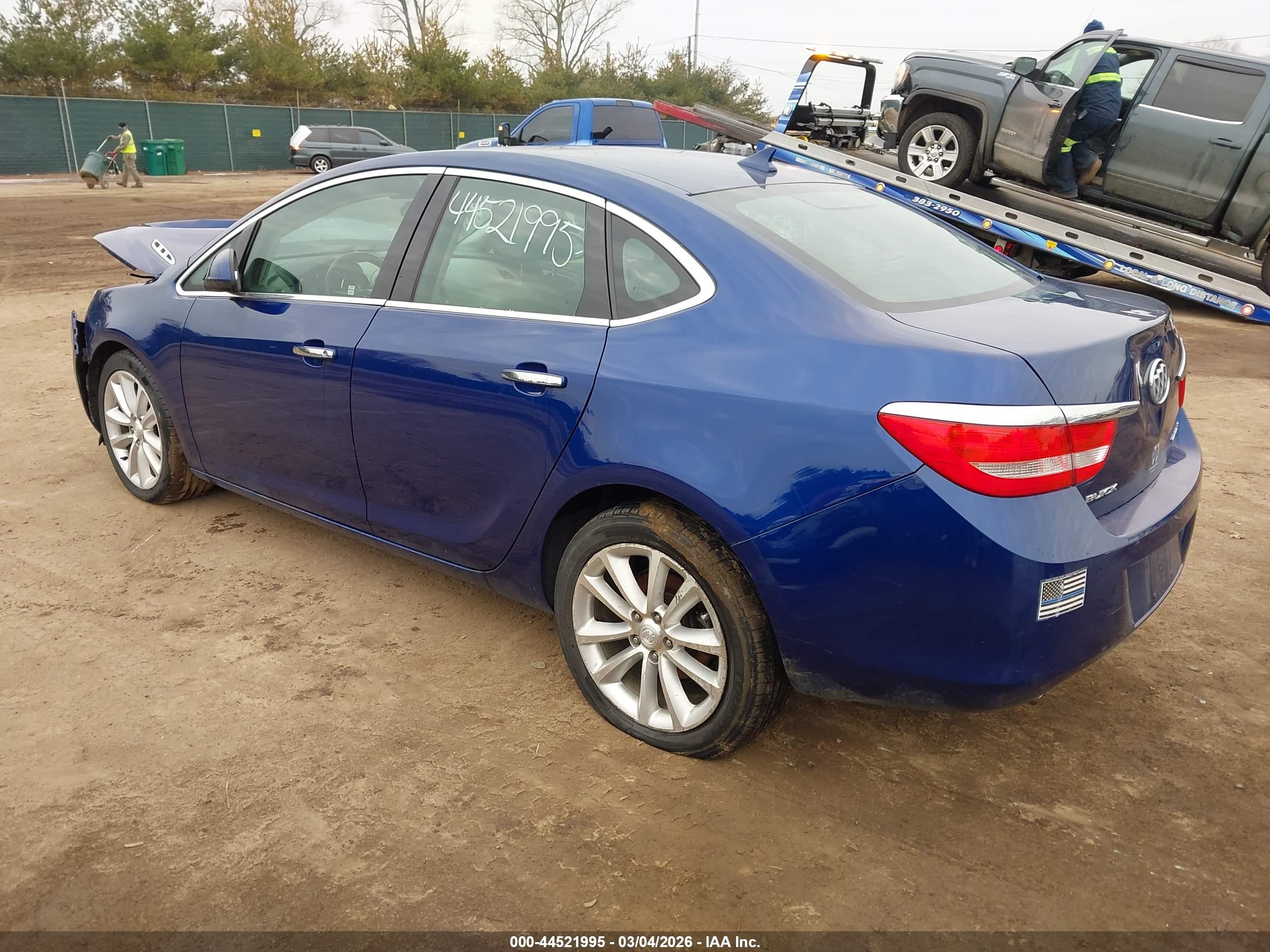 BUICK VERANO image 3