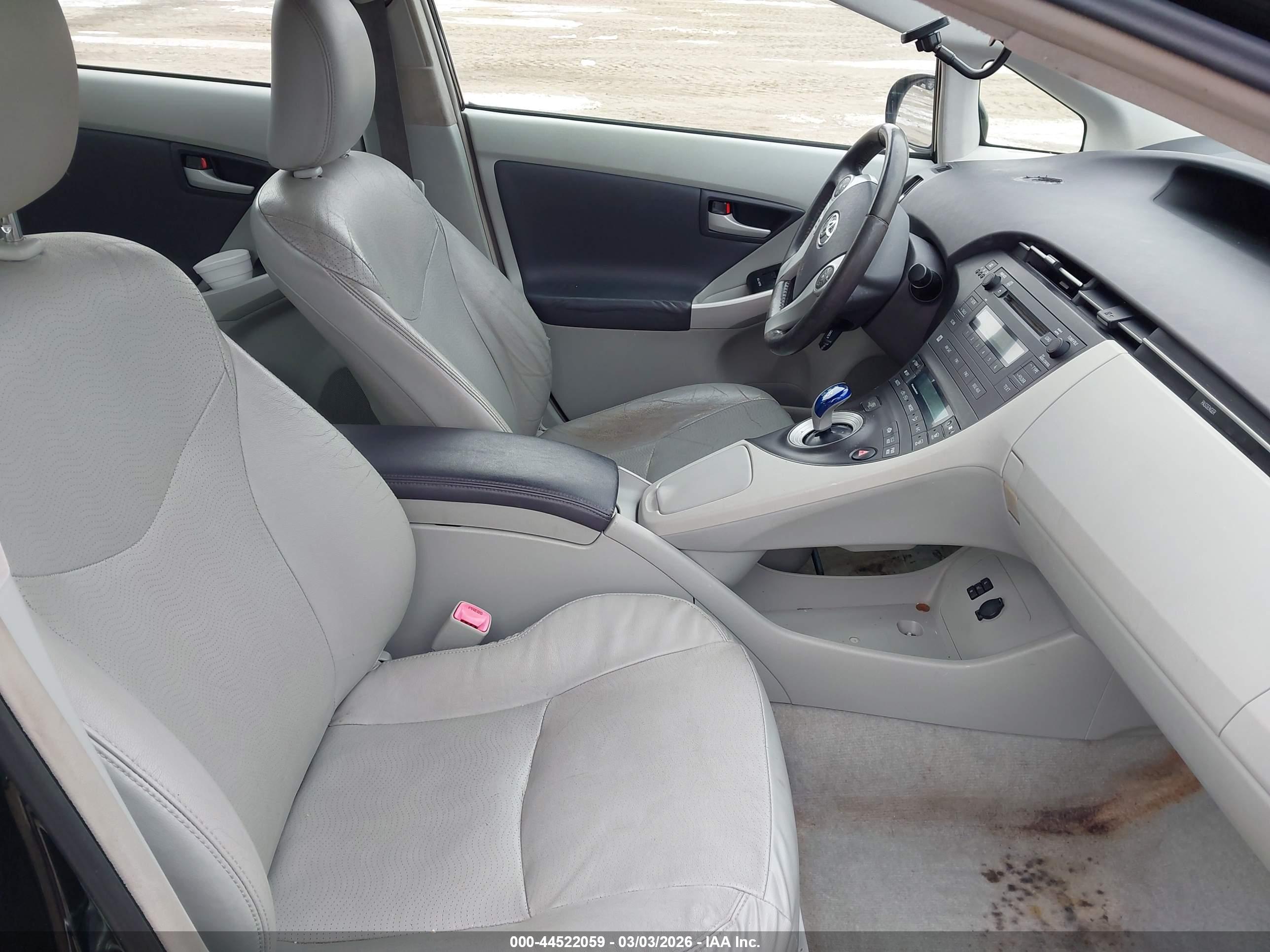 TOYOTA PRIUS image 5