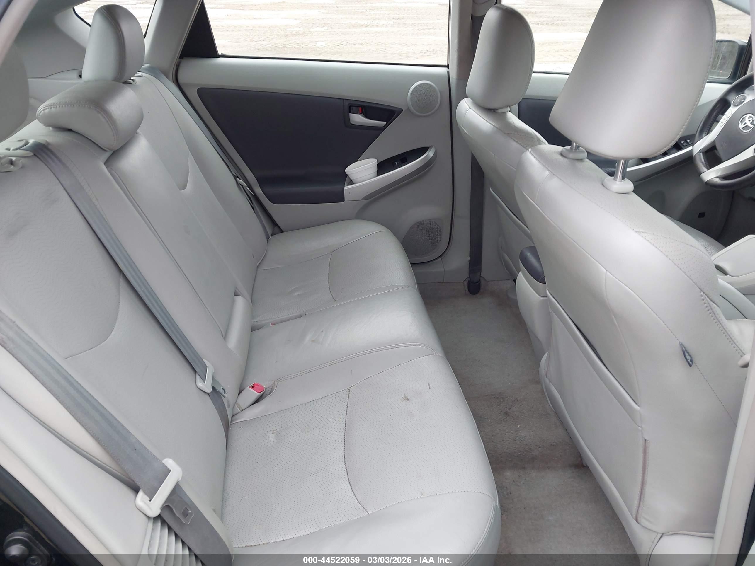 TOYOTA PRIUS image 8