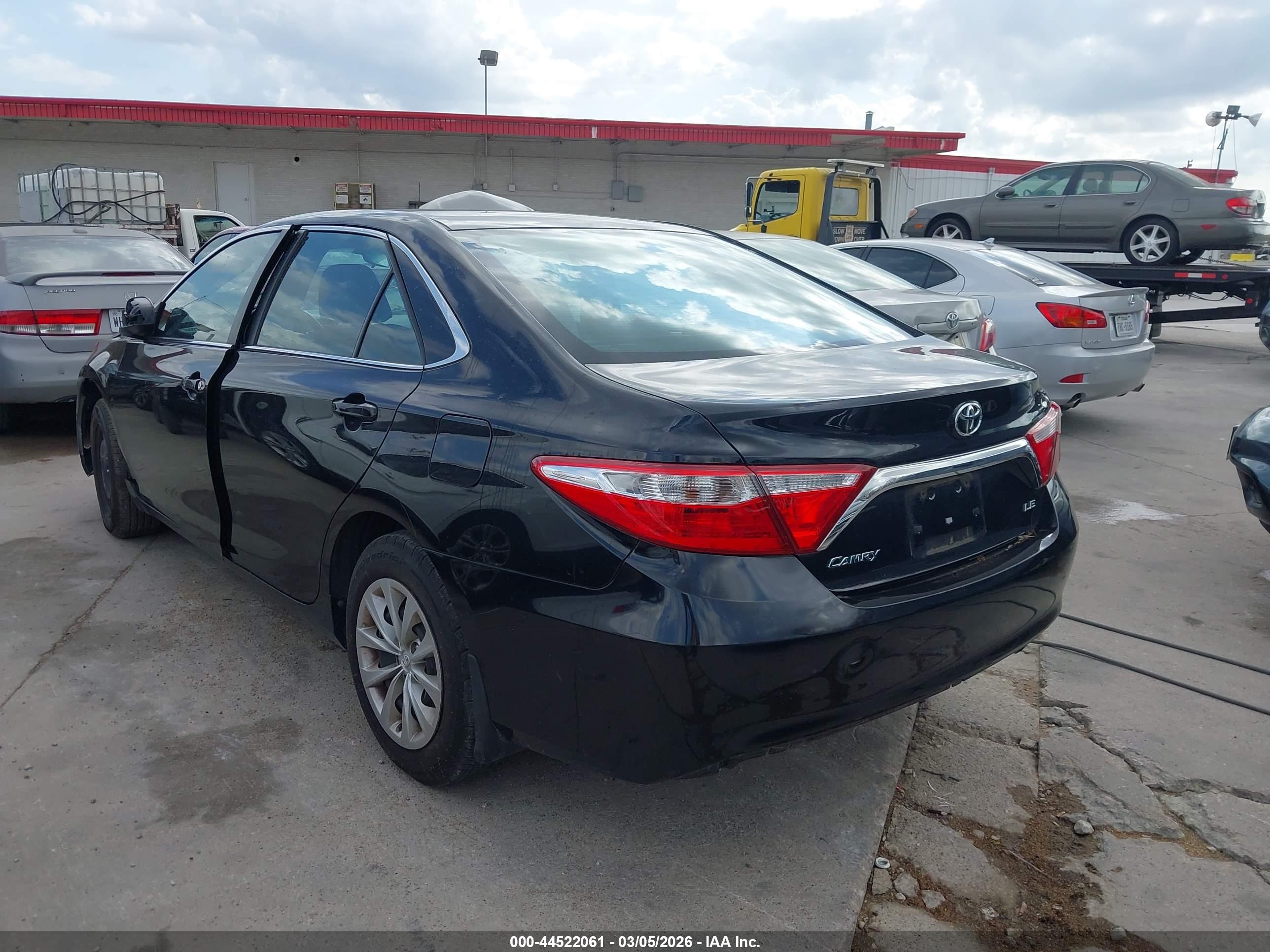 TOYOTA CAMRY image 3