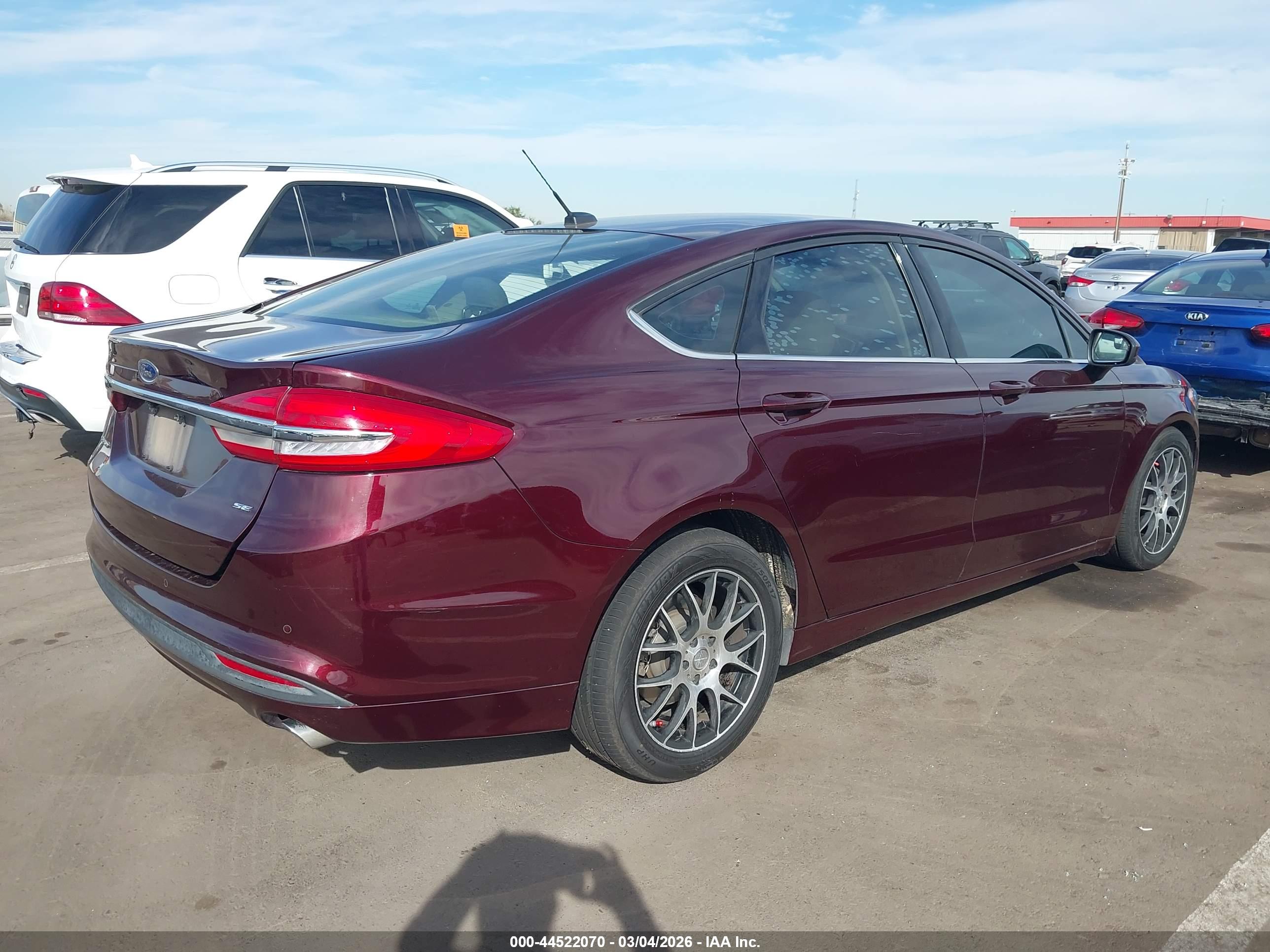 FORD FUSION image 4
