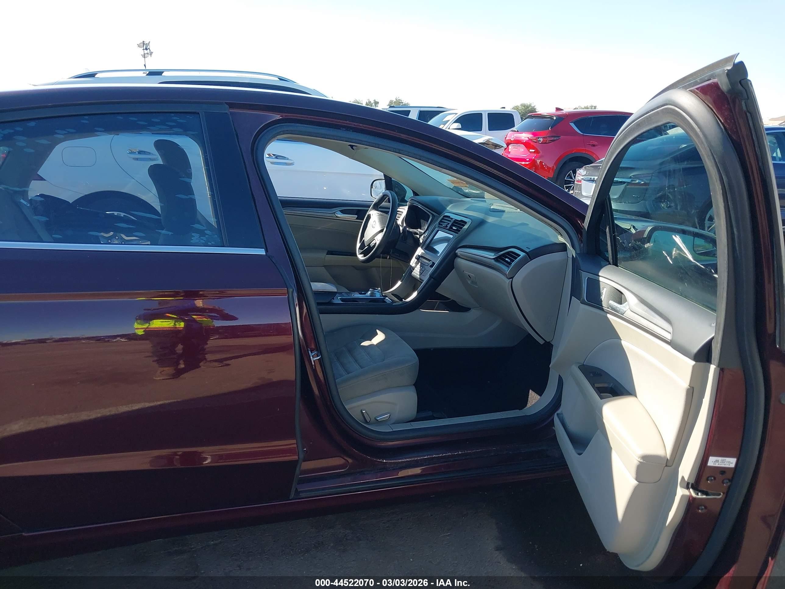 FORD FUSION image 5