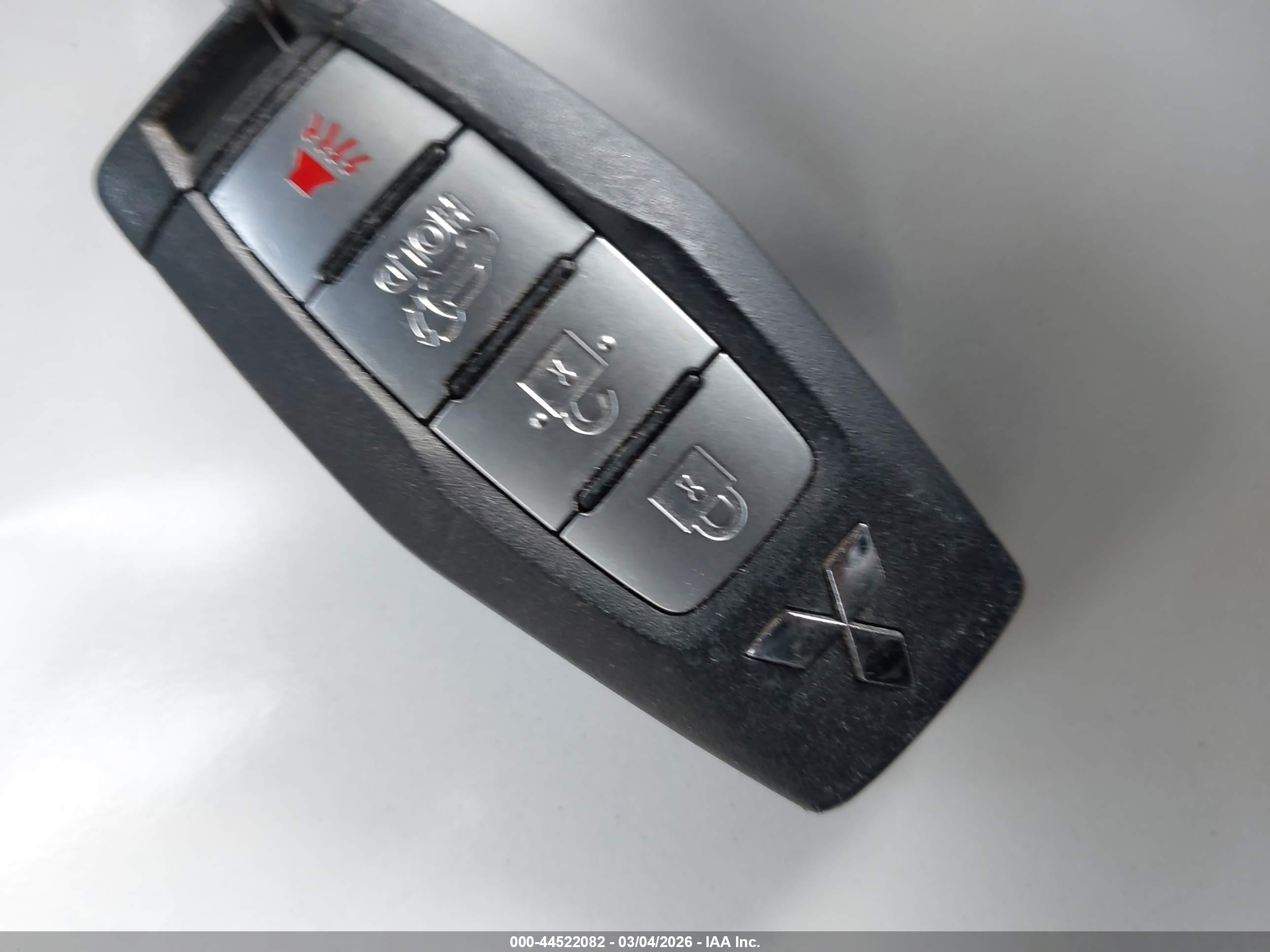 MITSUBISHI OUTLANDER image 11