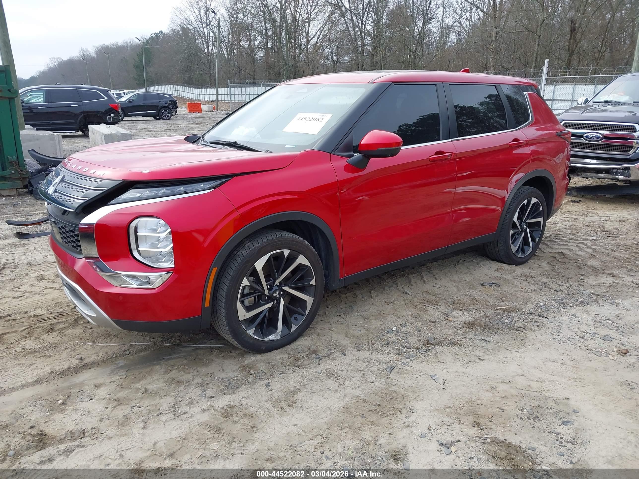 MITSUBISHI OUTLANDER image 2