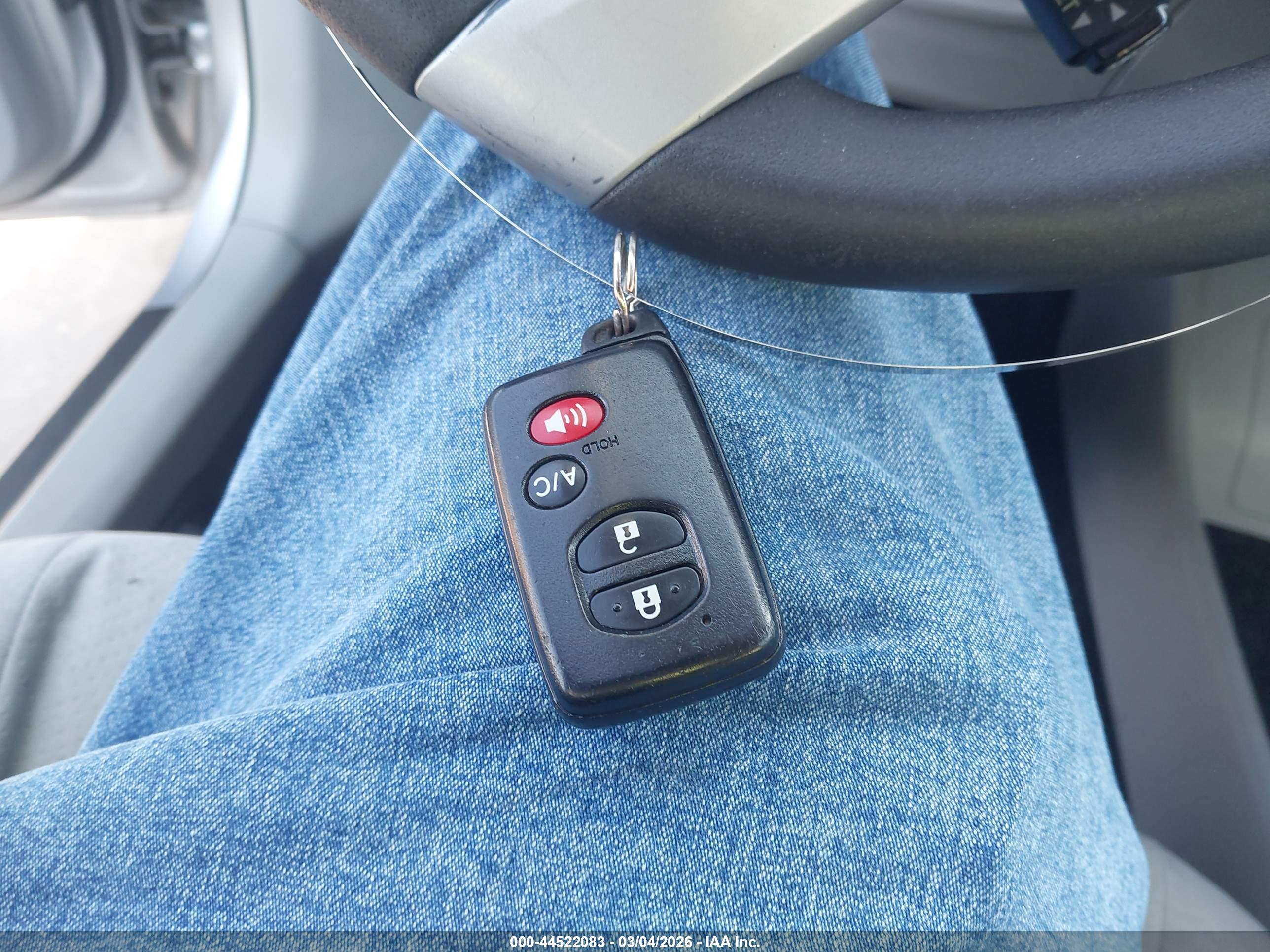 TOYOTA PRIUS image 11