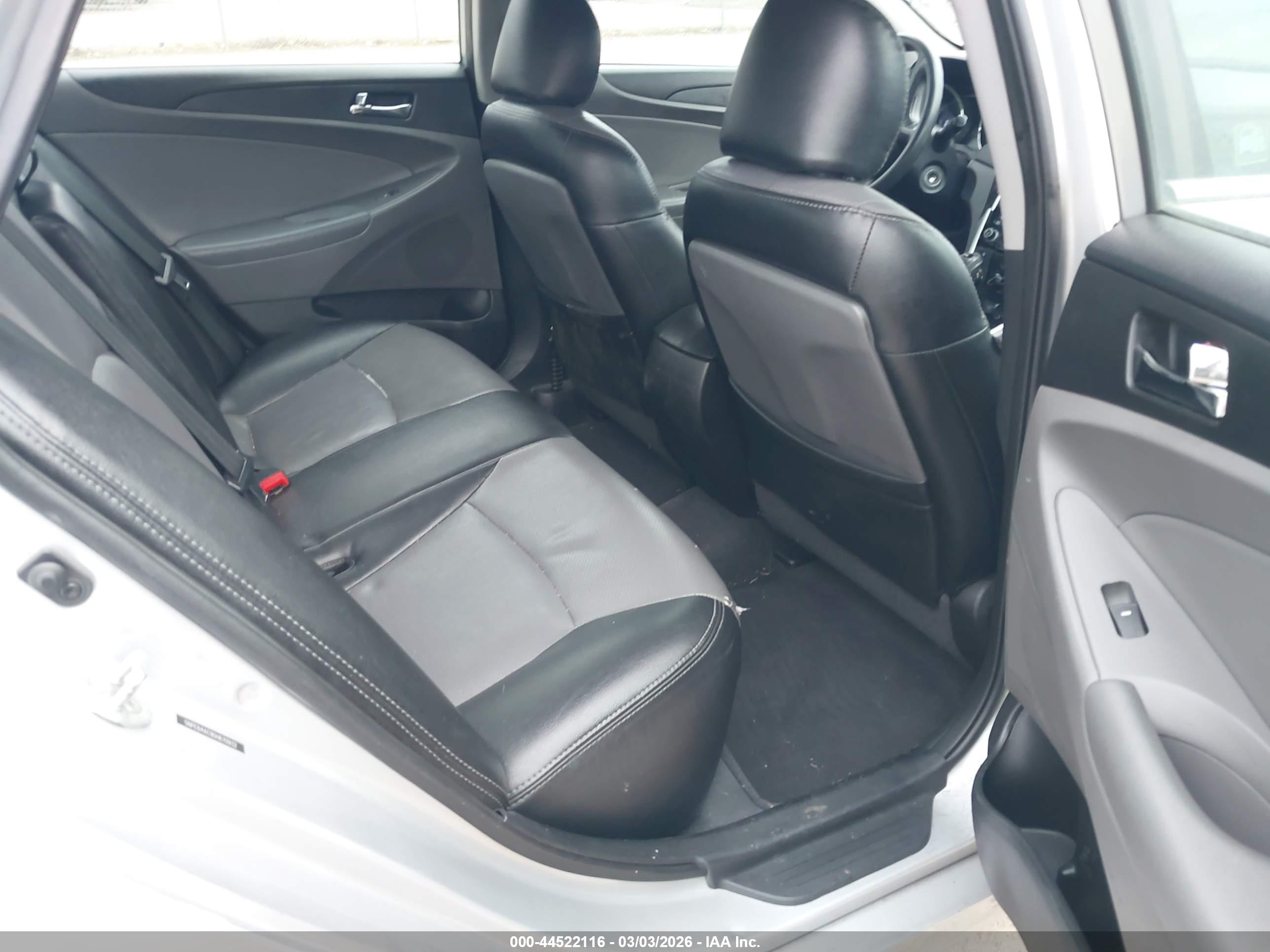 HYUNDAI SONATA image 8