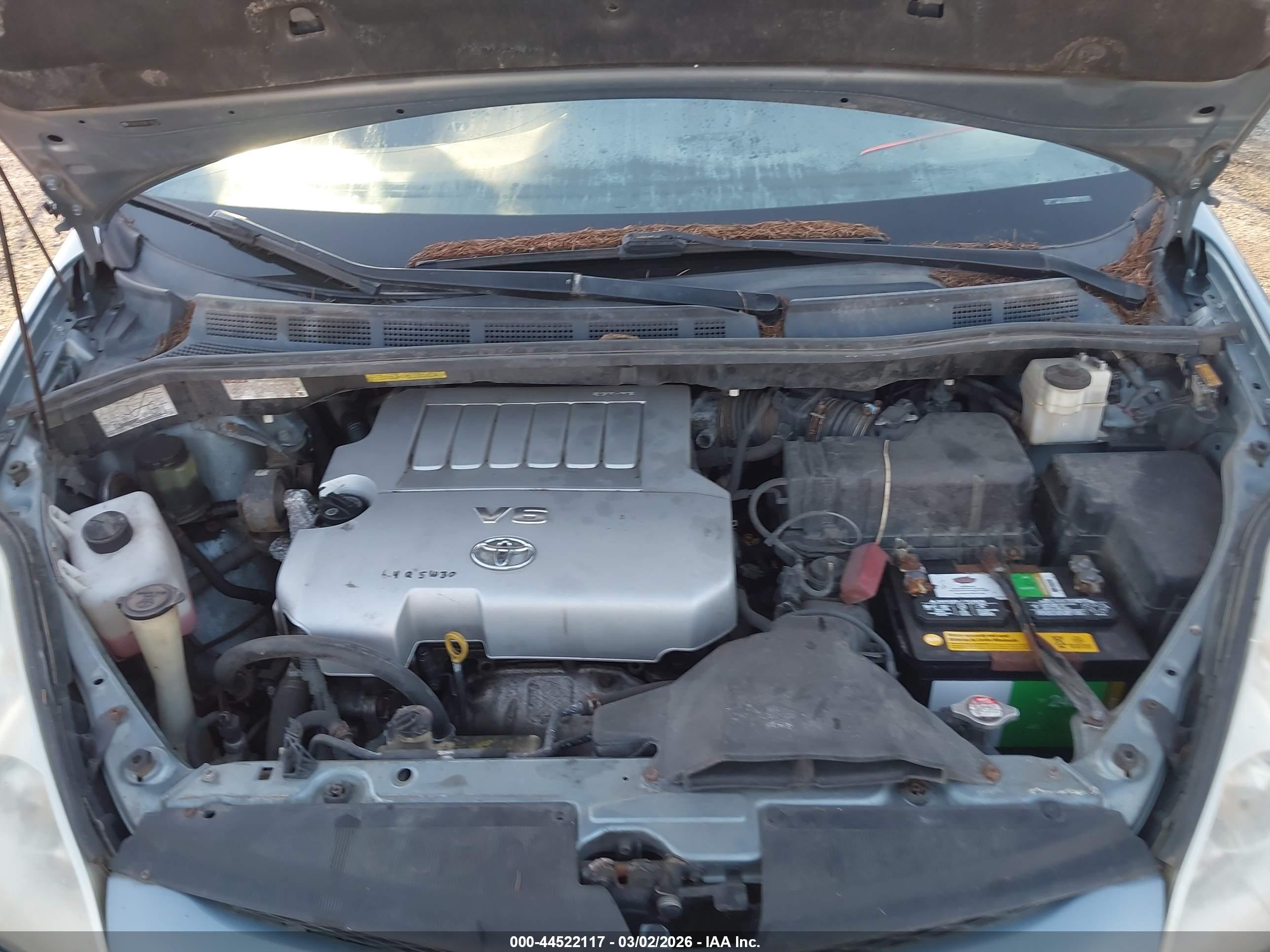 TOYOTA SIENNA image 10