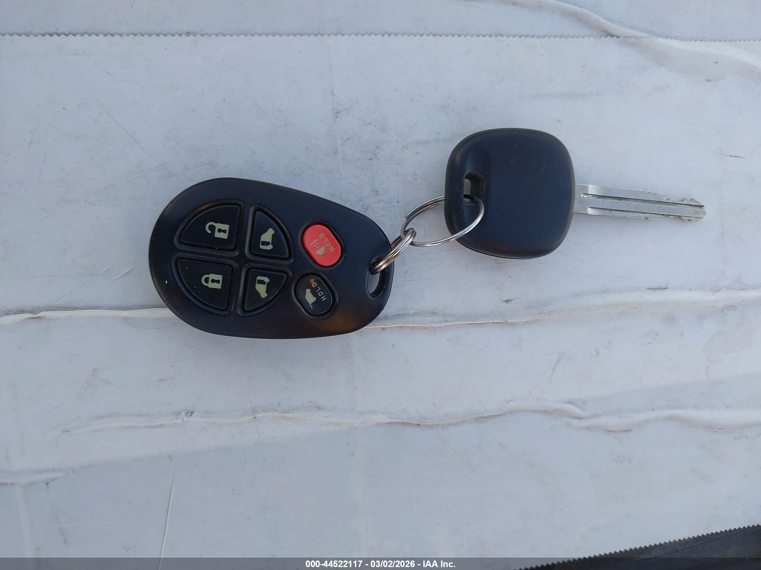TOYOTA SIENNA image 11