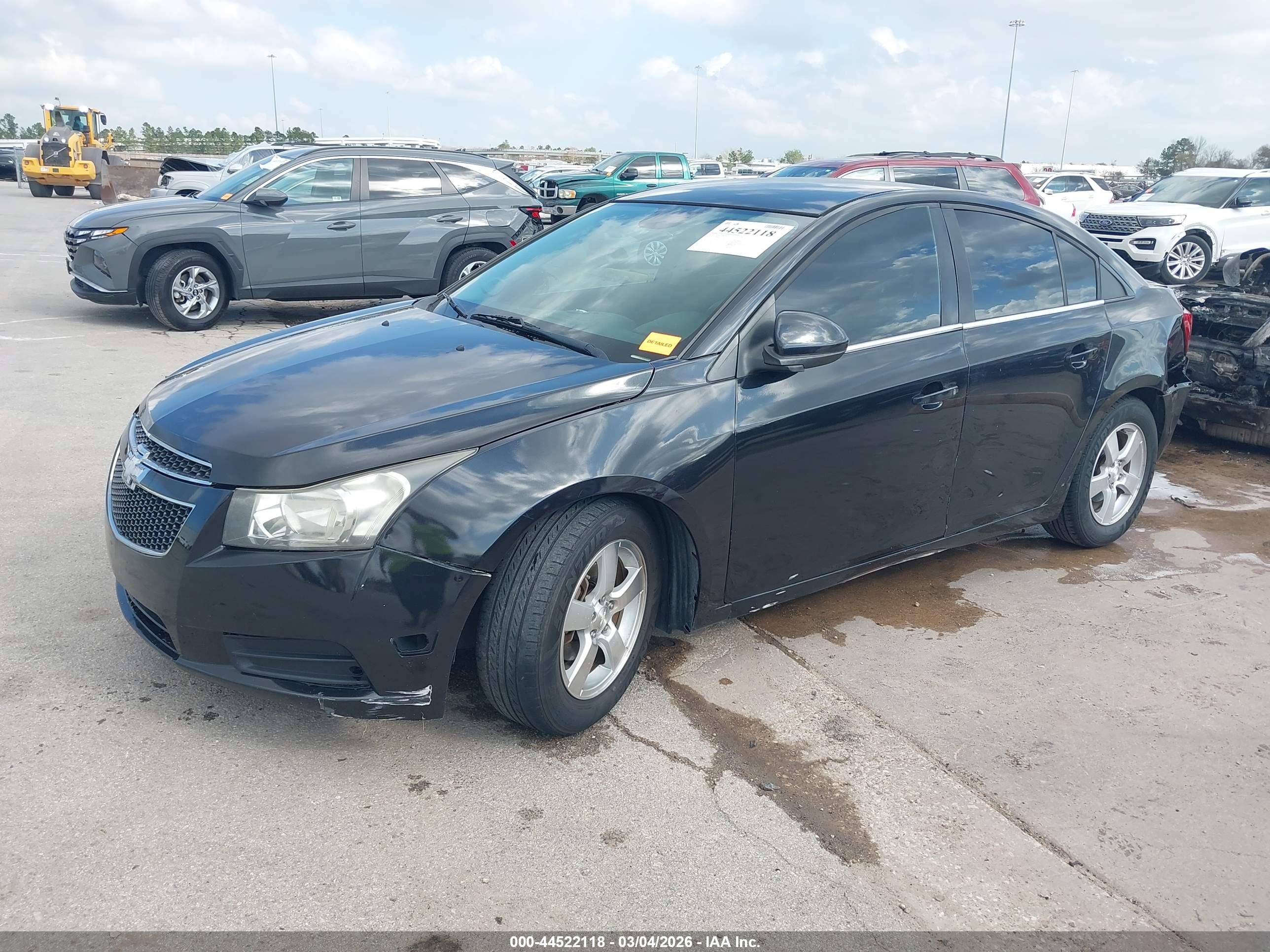 CHEVROLET CRUZE image 2