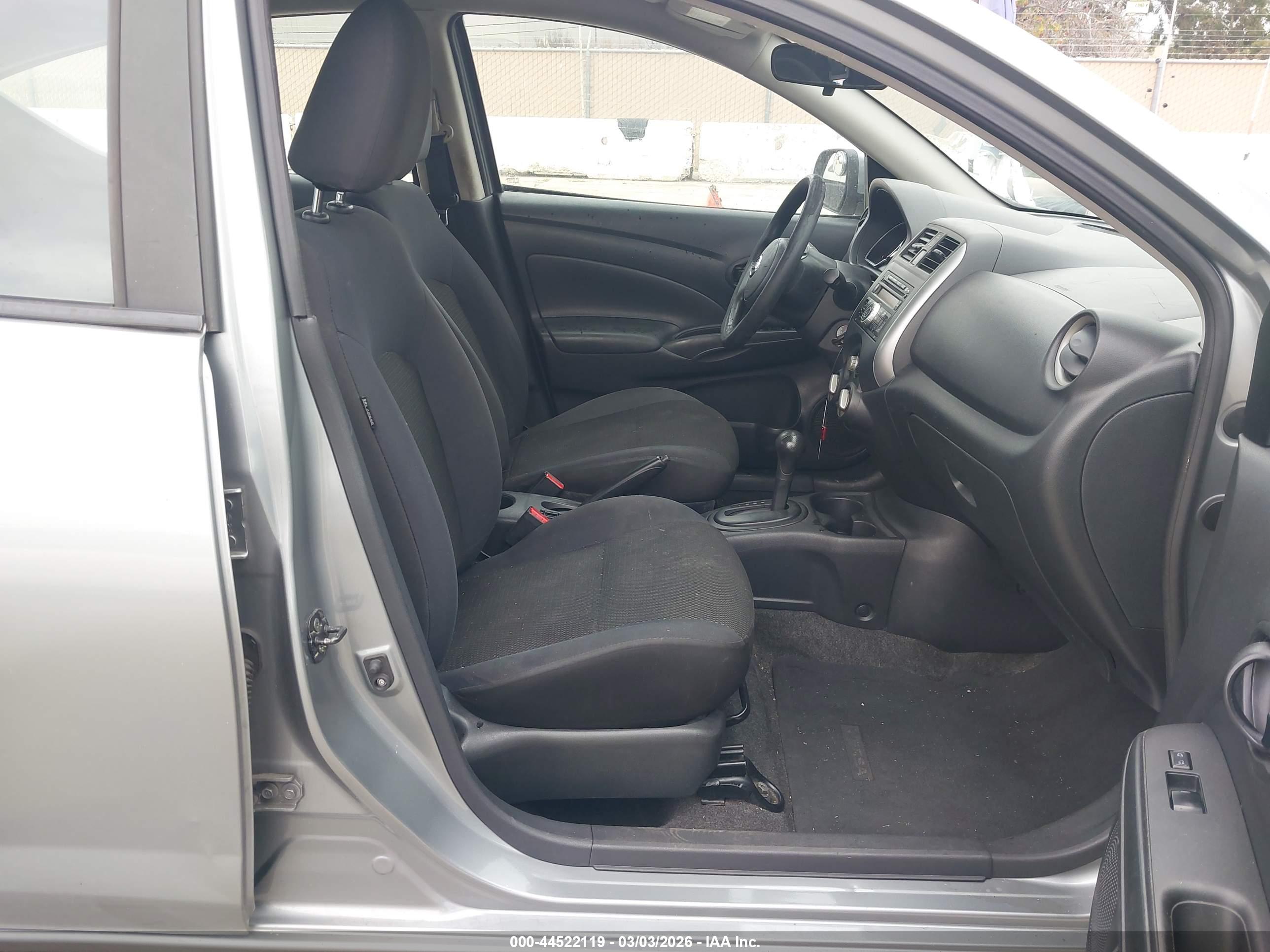 NISSAN VERSA image 5