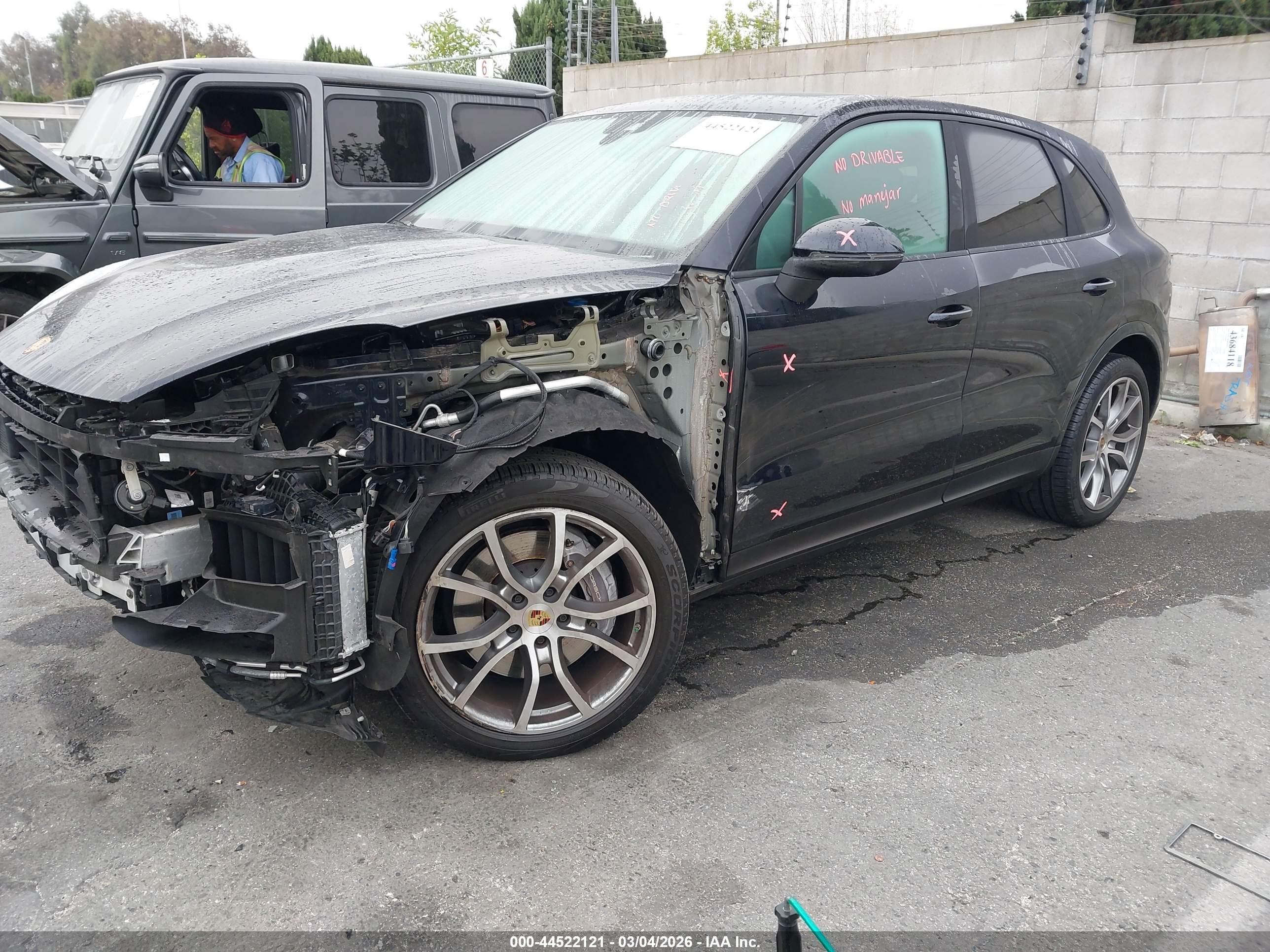 PORSCHE CAYENNE image 2