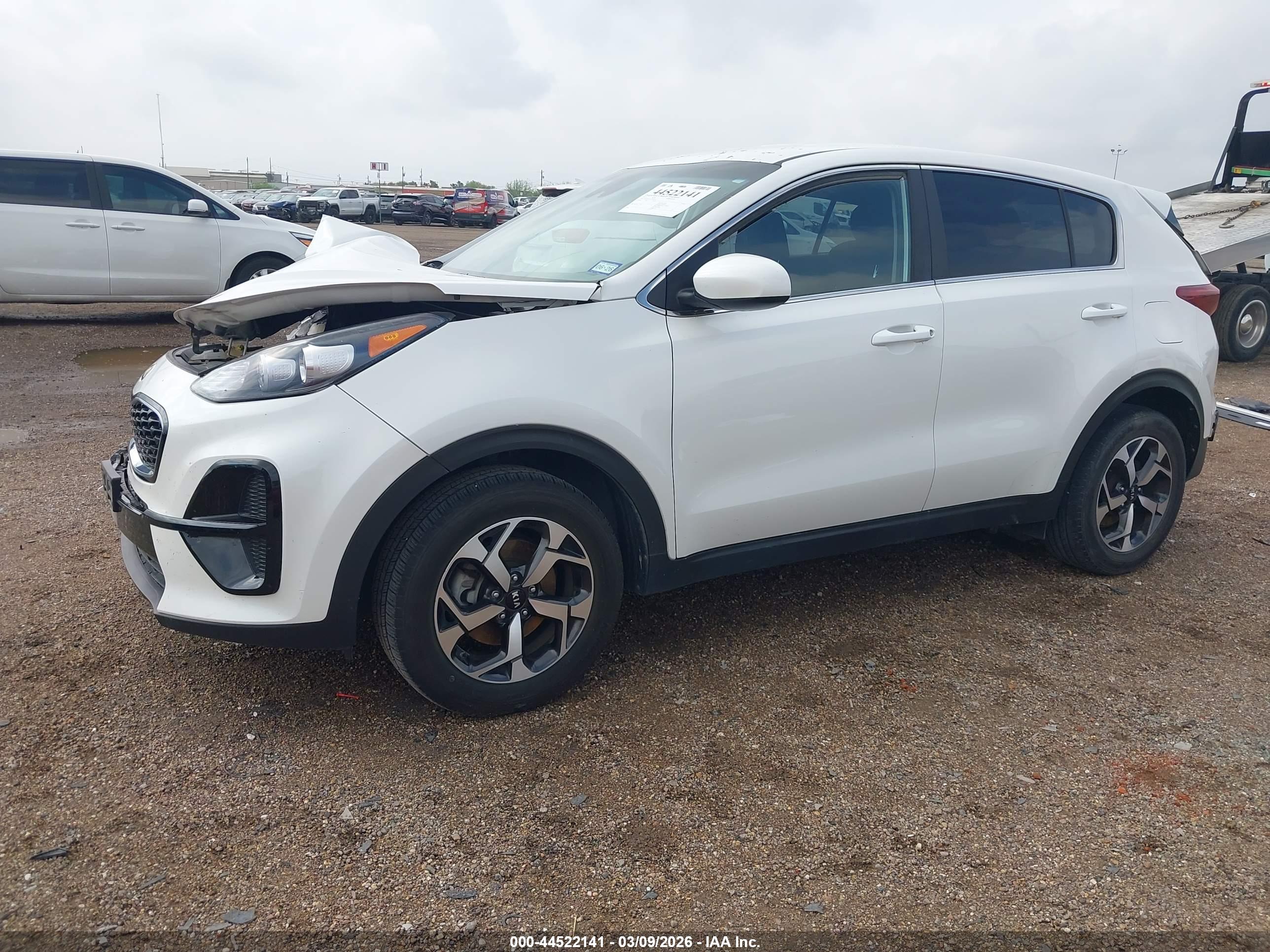 KIA SPORTAGE image 2
