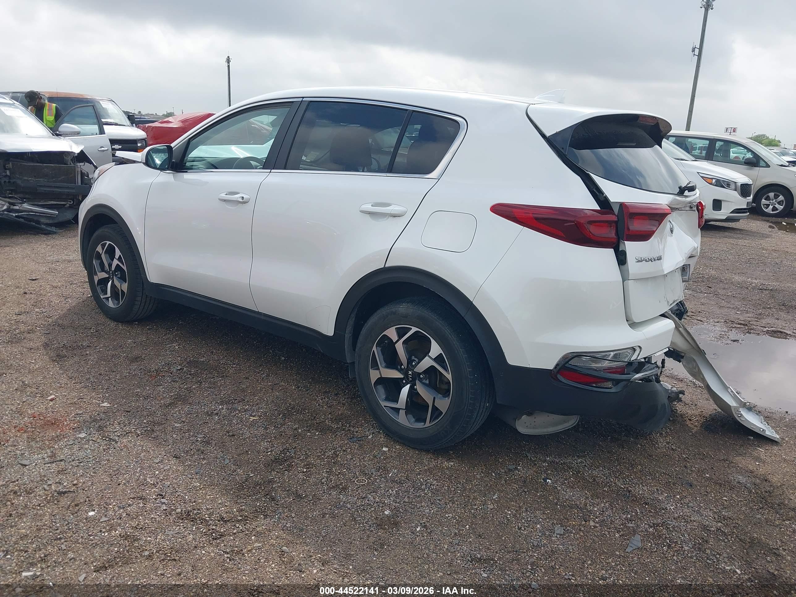 KIA SPORTAGE image 3