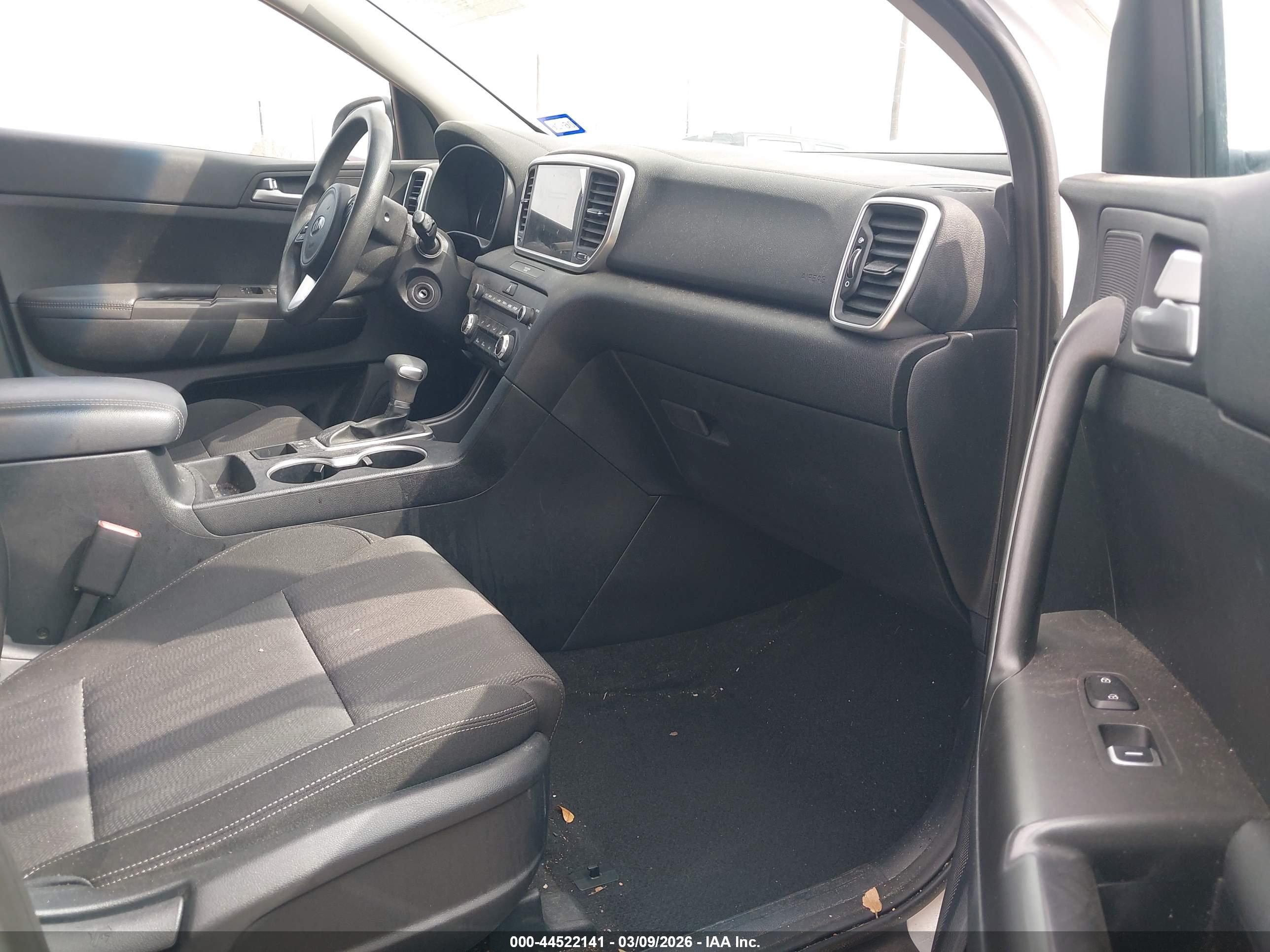 KIA SPORTAGE image 5