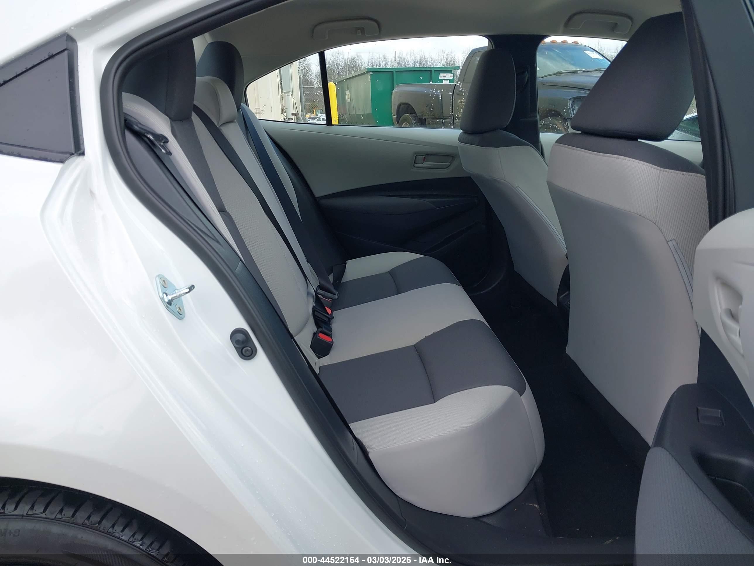 TOYOTA COROLLA image 8