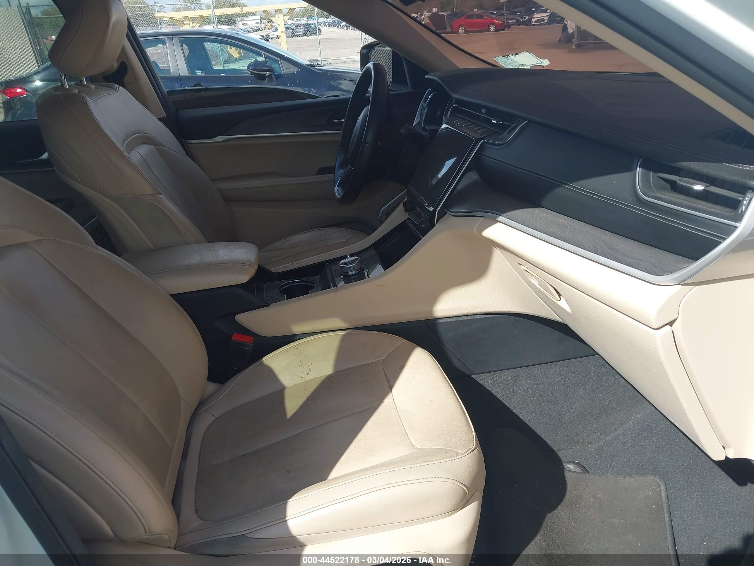 JEEP GRAND image 5