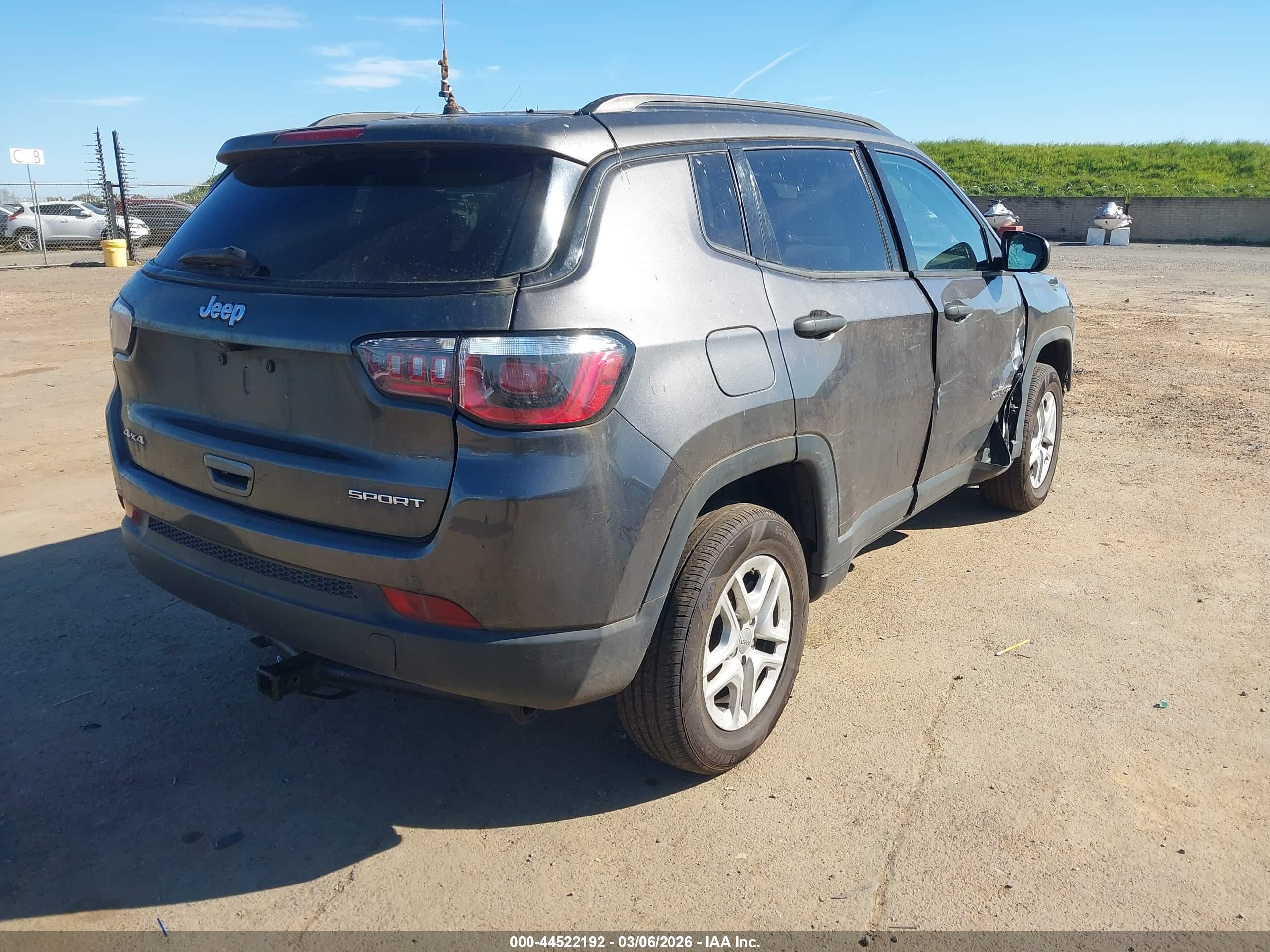 JEEP COMPASS image 4