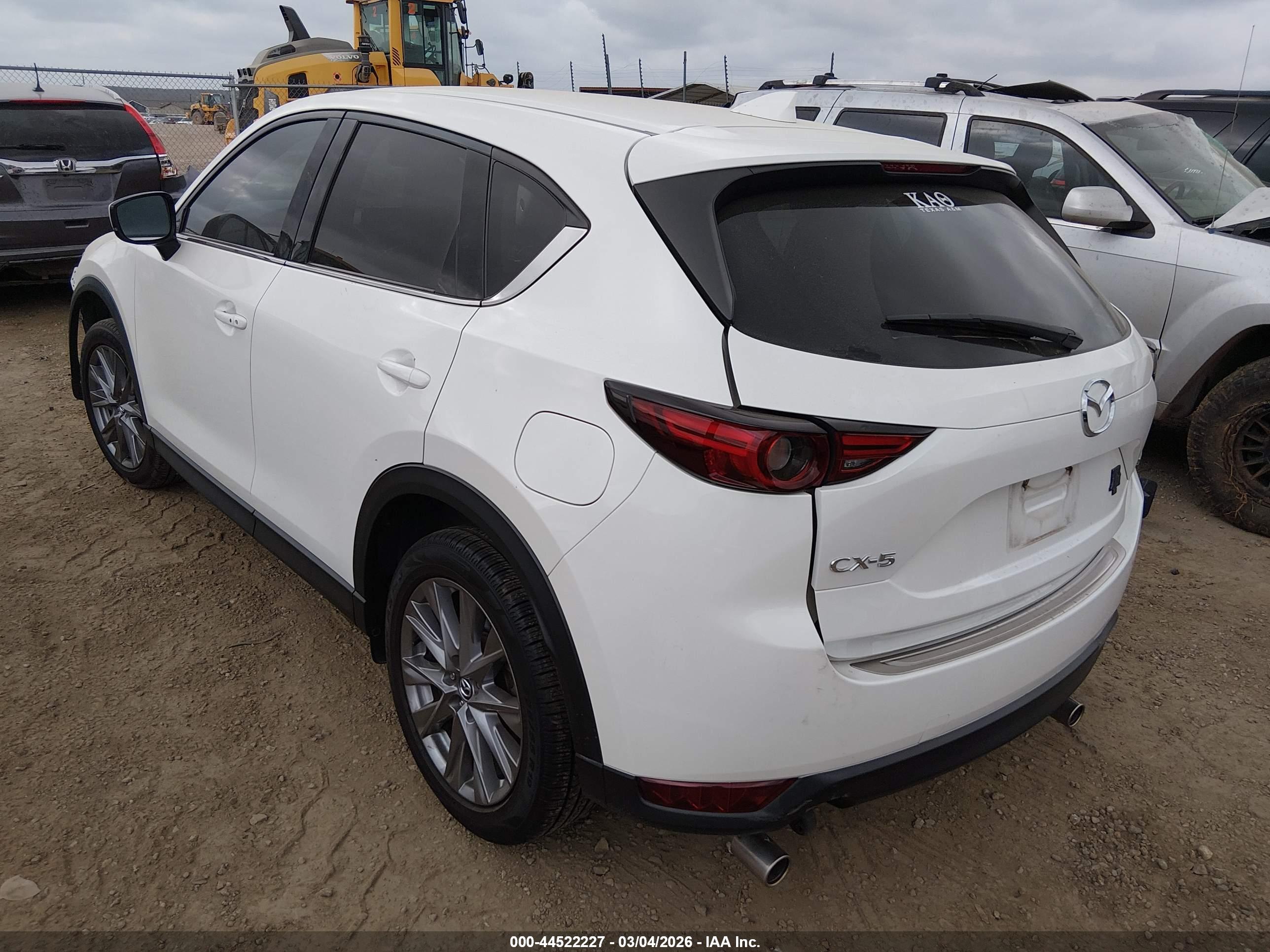 MAZDA CX-5 image 3