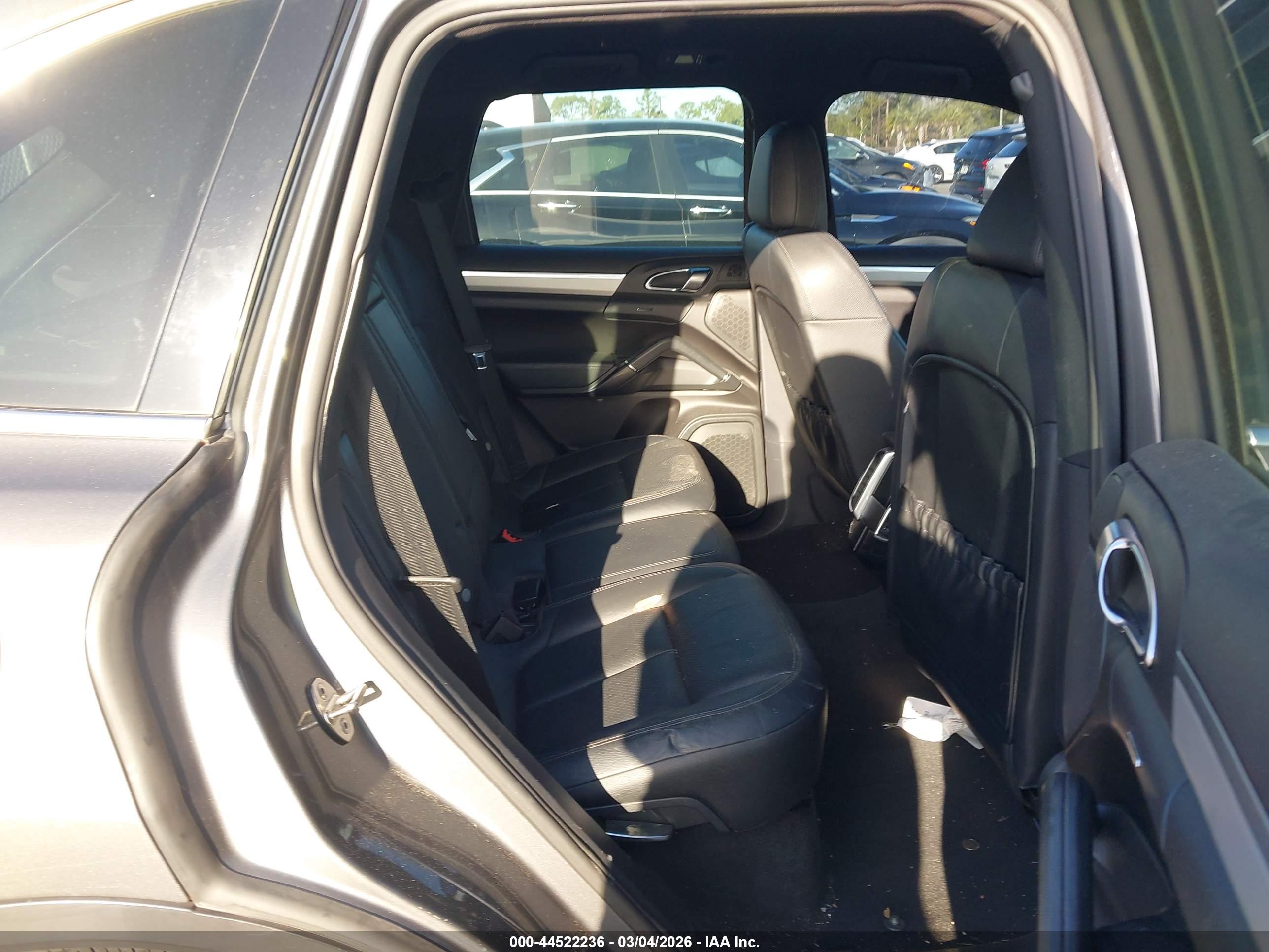 PORSCHE CAYENNE image 8