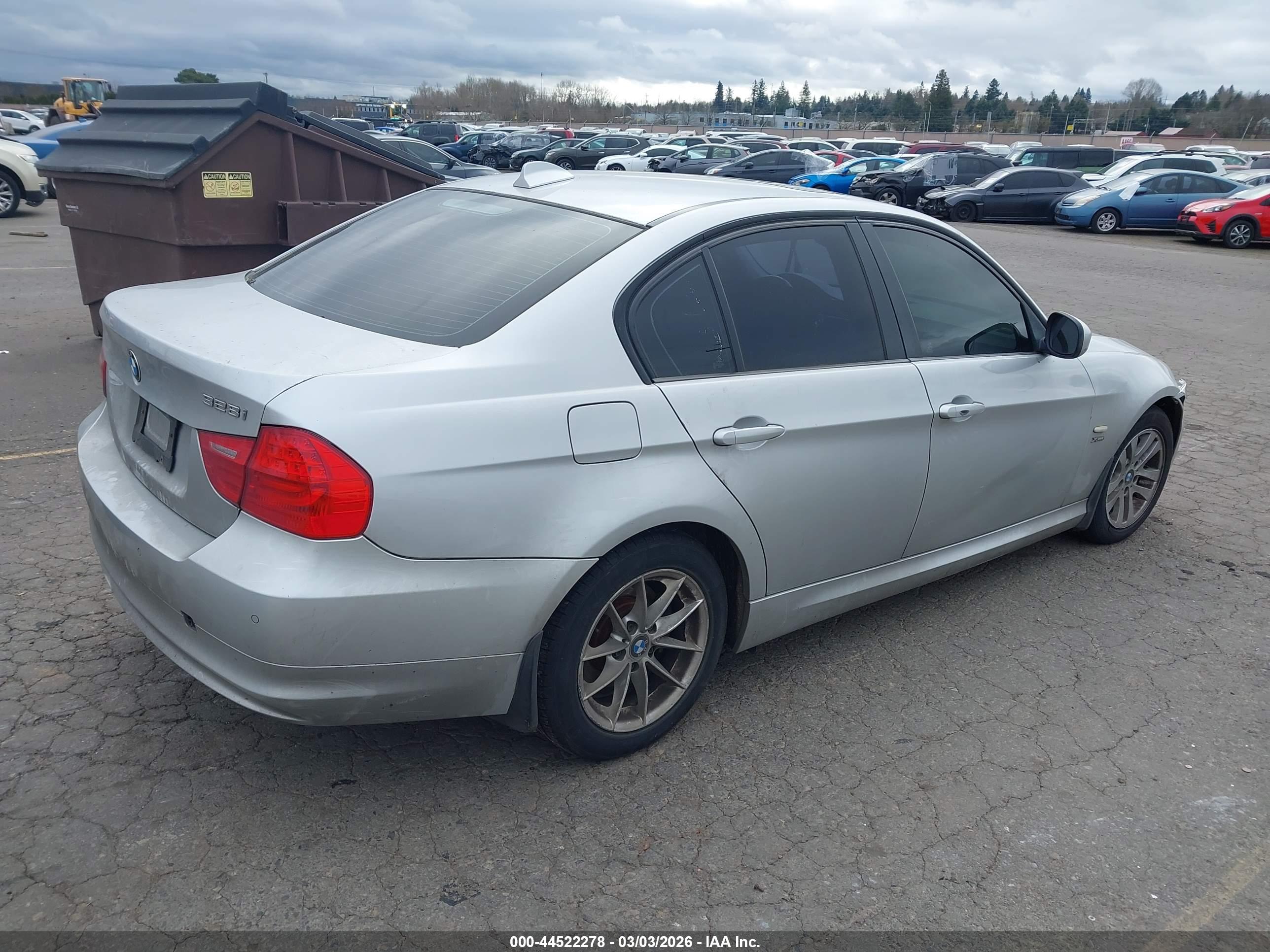 BMW 328I image 4