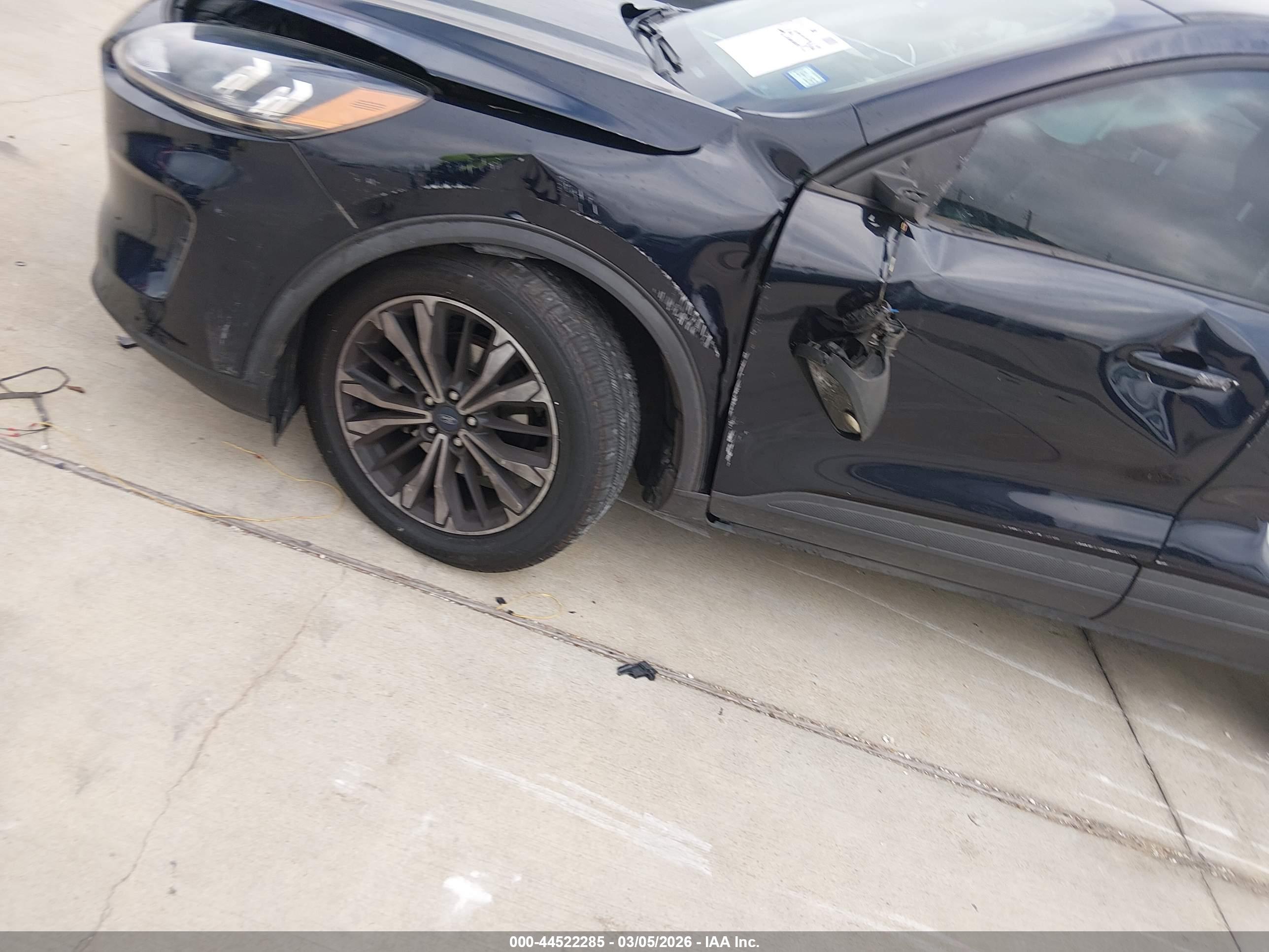 FORD ESCAPE image 6