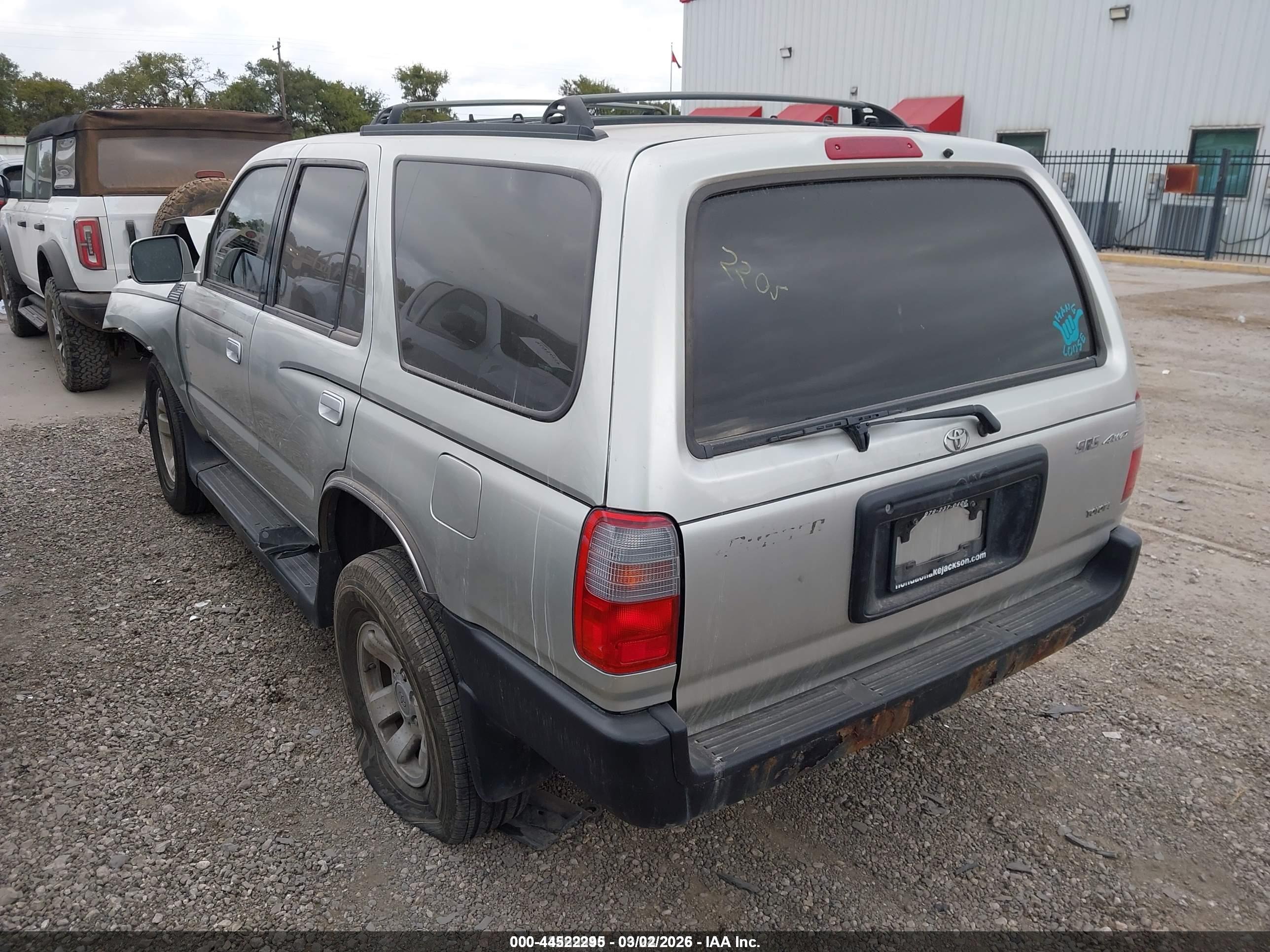 TOYOTA 4RUNNER image 3