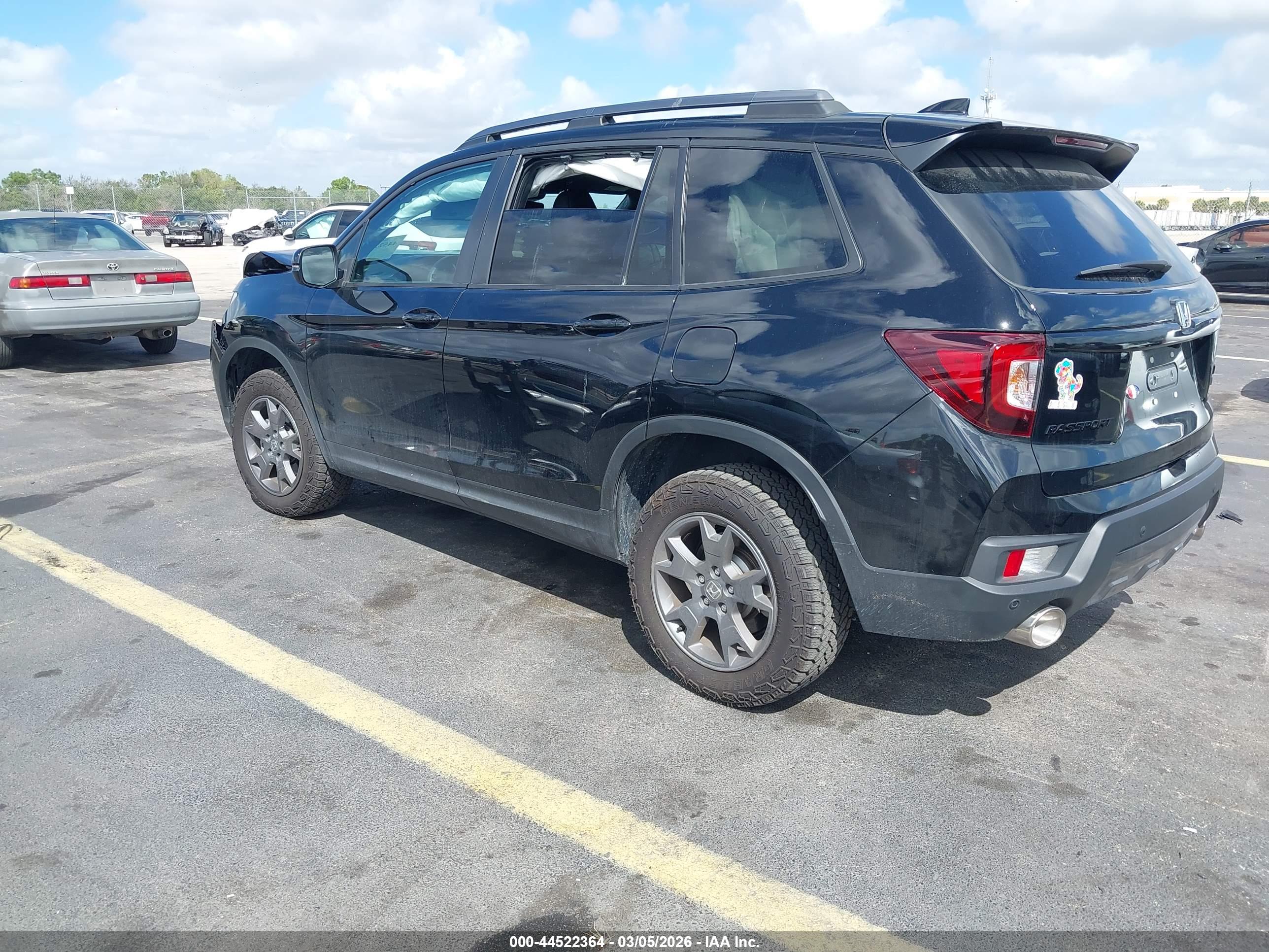 HONDA PASSPORT image 3