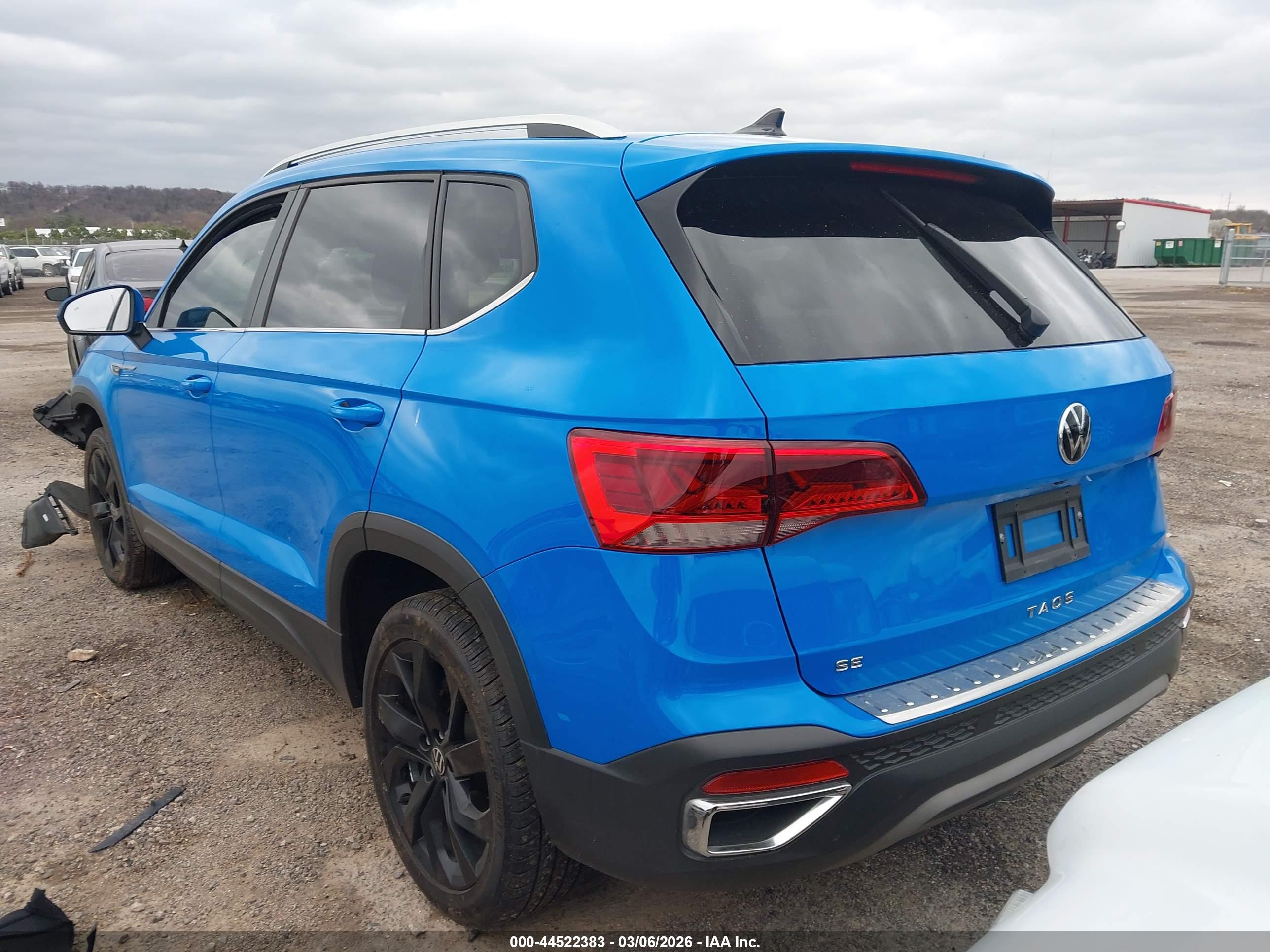 VOLKSWAGEN TAOS image 3