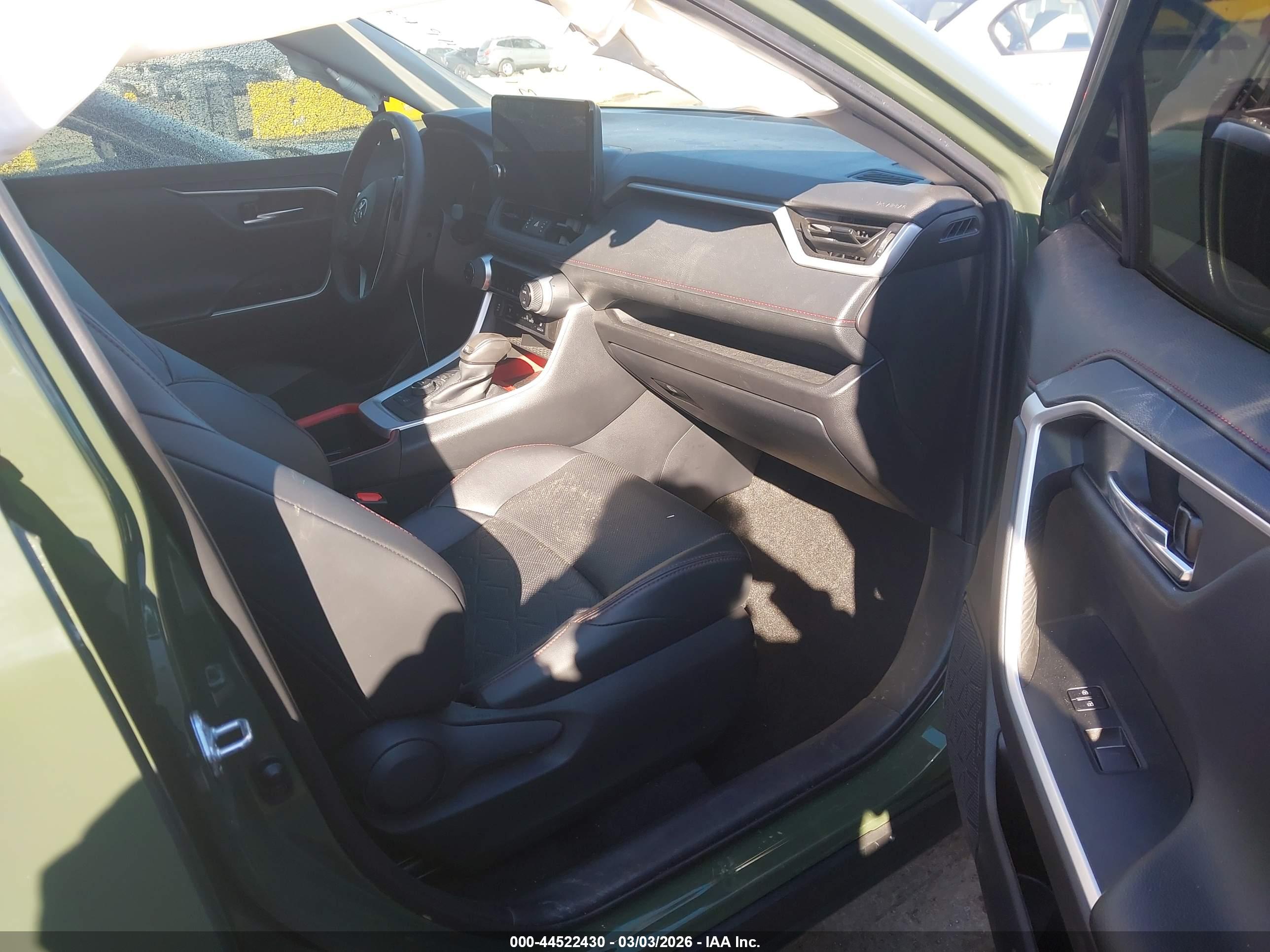 TOYOTA RAV4 image 5