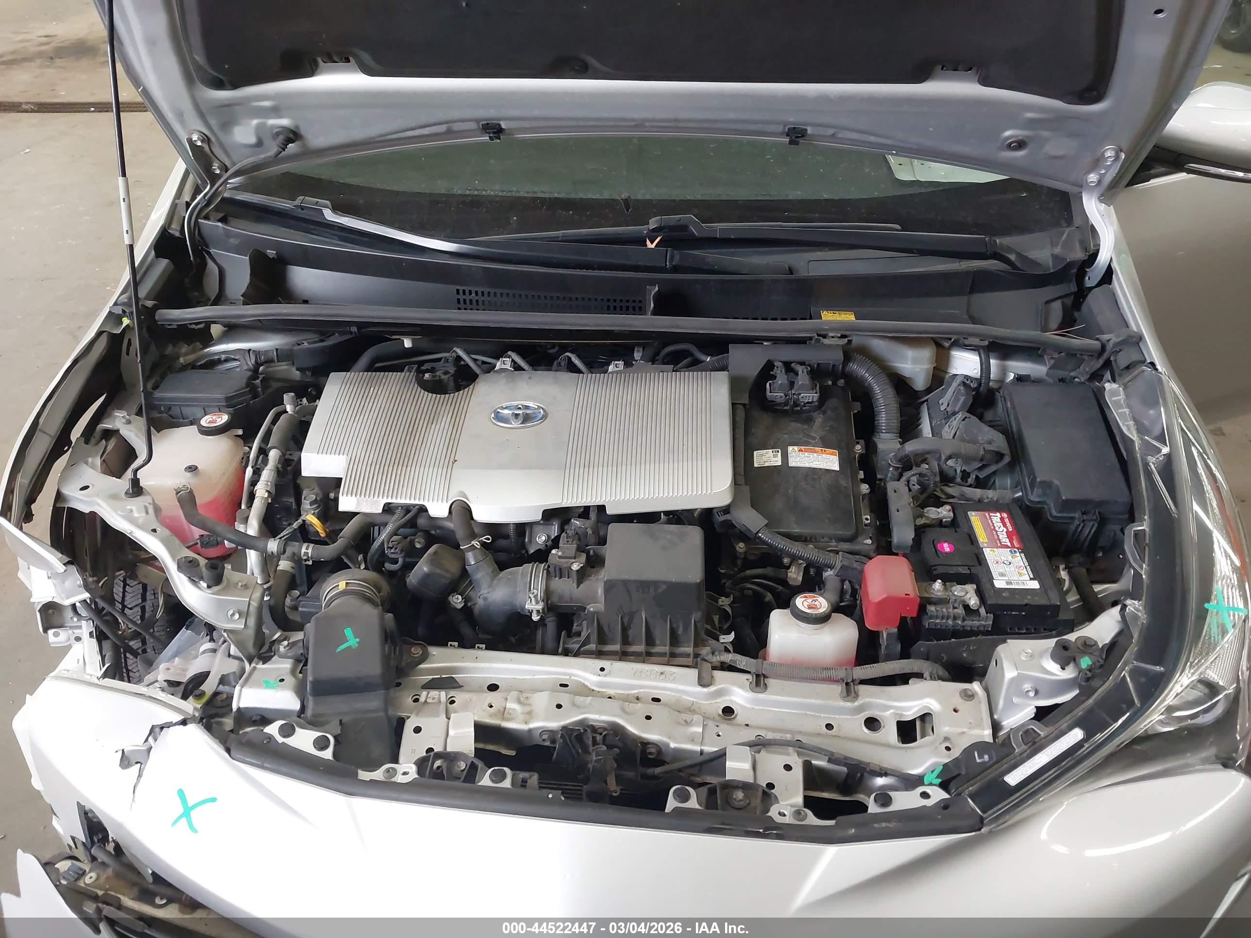 TOYOTA PRIUS image 10