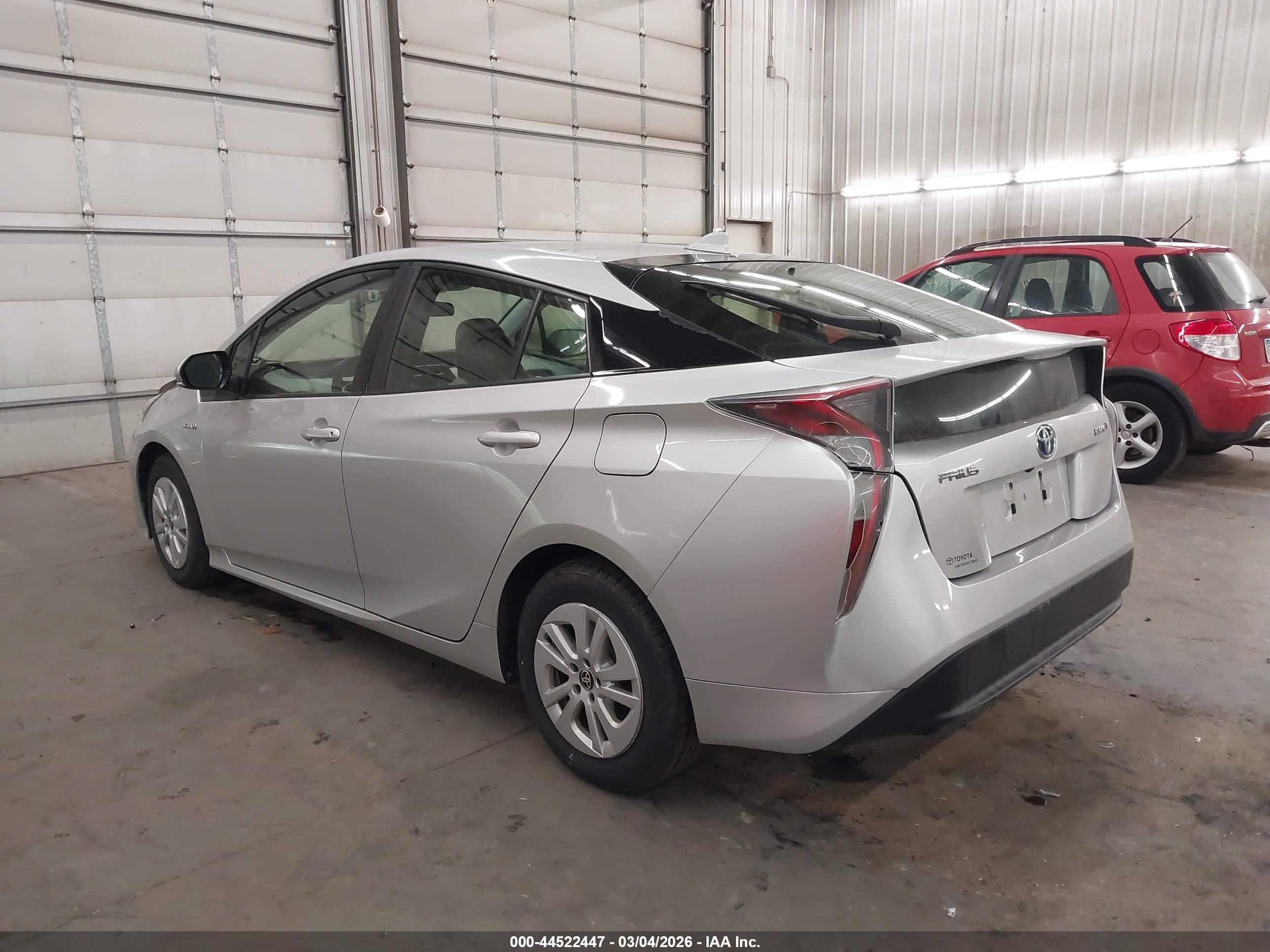TOYOTA PRIUS image 3