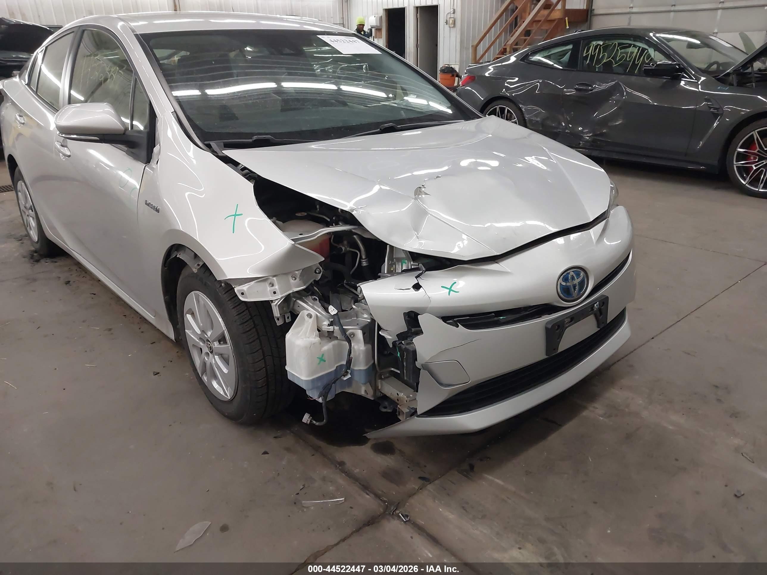 TOYOTA PRIUS image 6