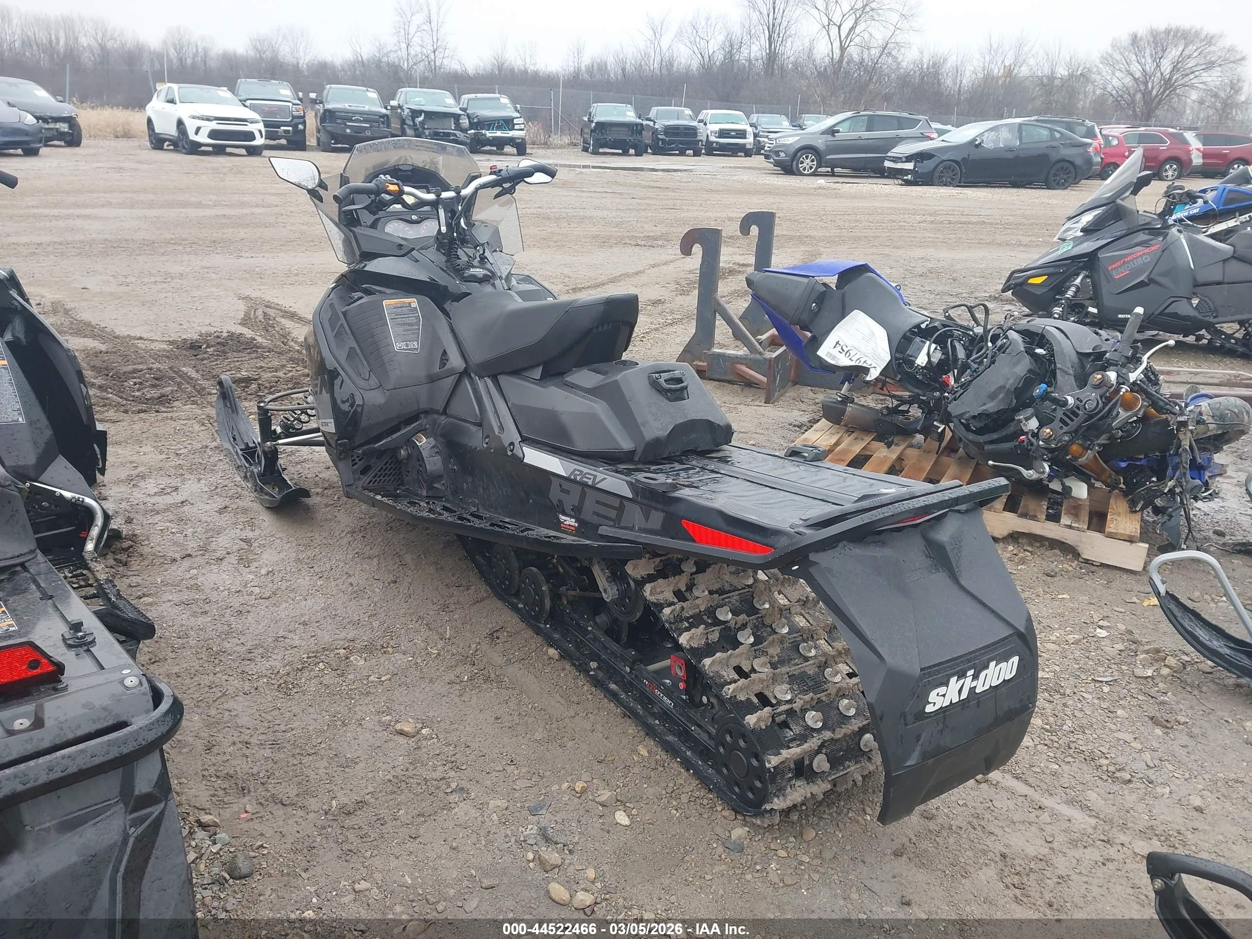 SKI DOO image 3