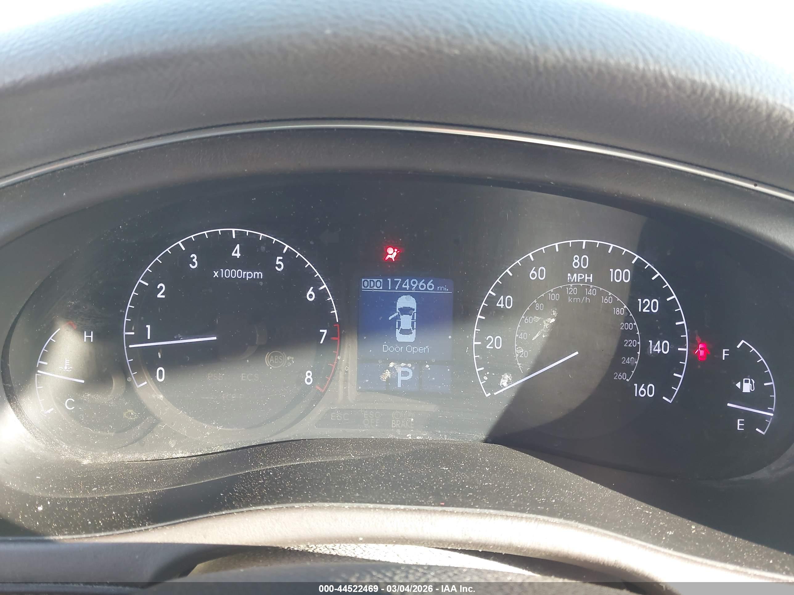 HYUNDAI GENESIS image 7