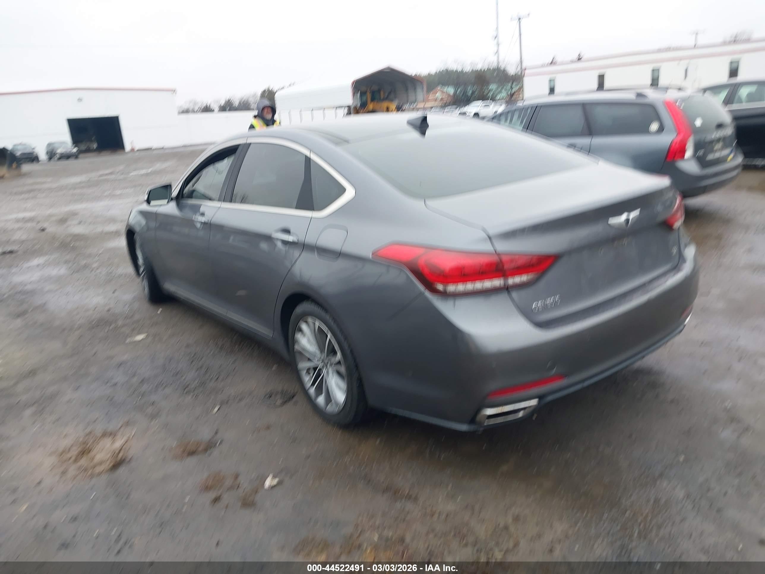 HYUNDAI GENESIS image 3