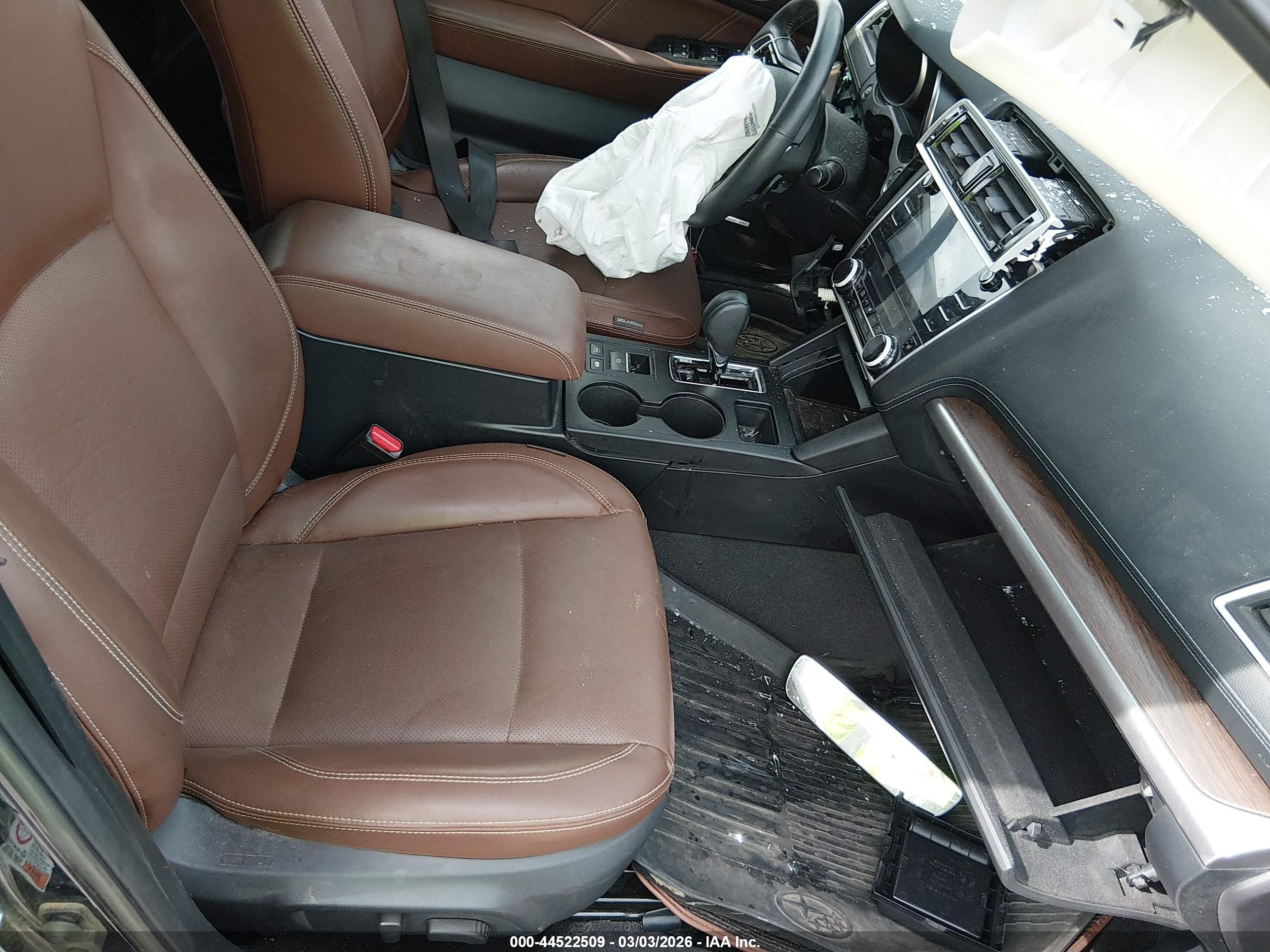 SUBARU OUTBACK image 5