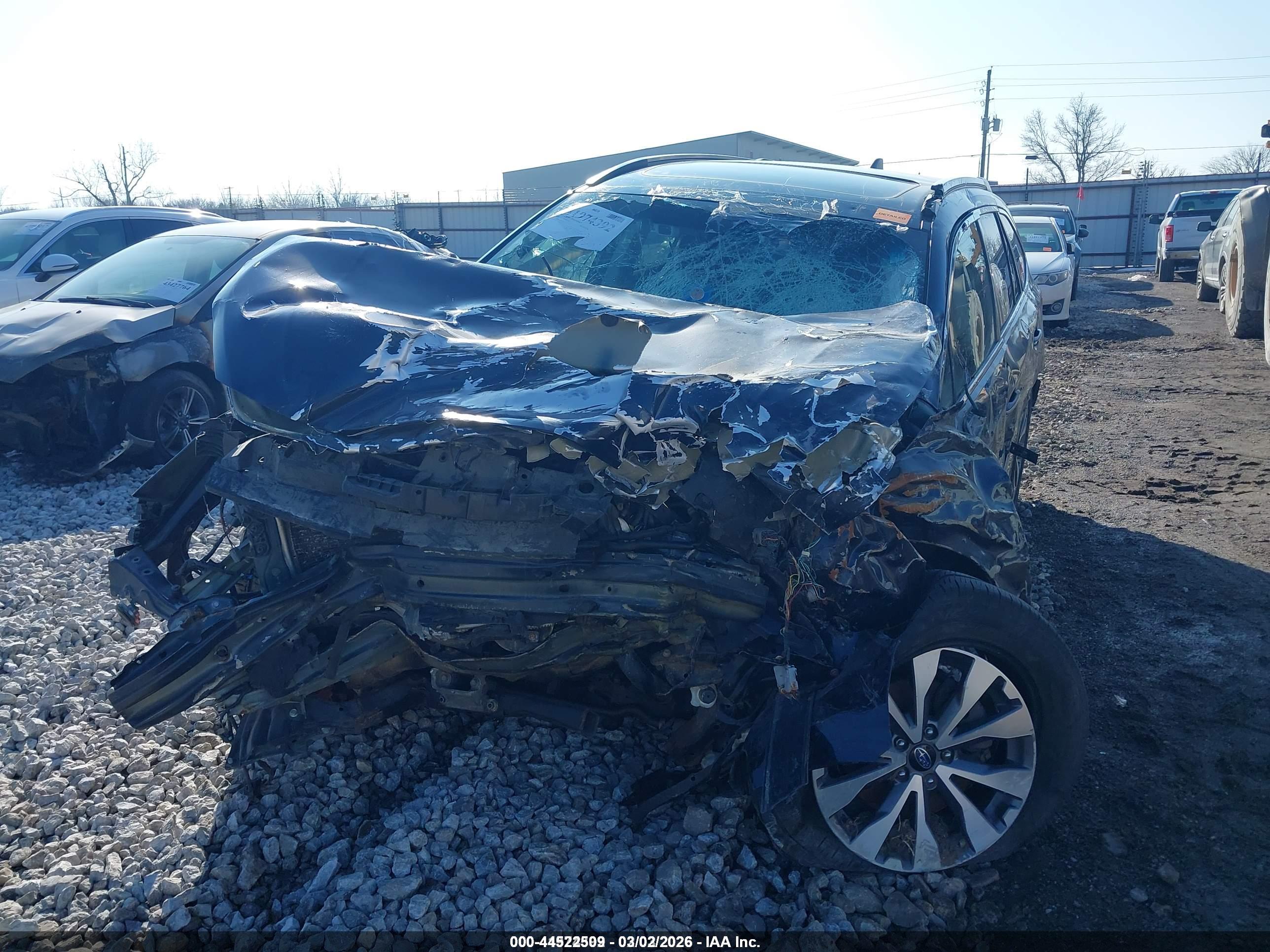 SUBARU OUTBACK image 6