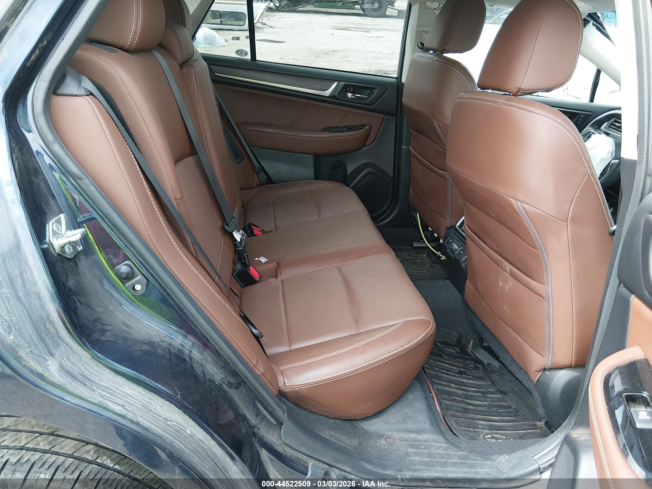 SUBARU OUTBACK image 8