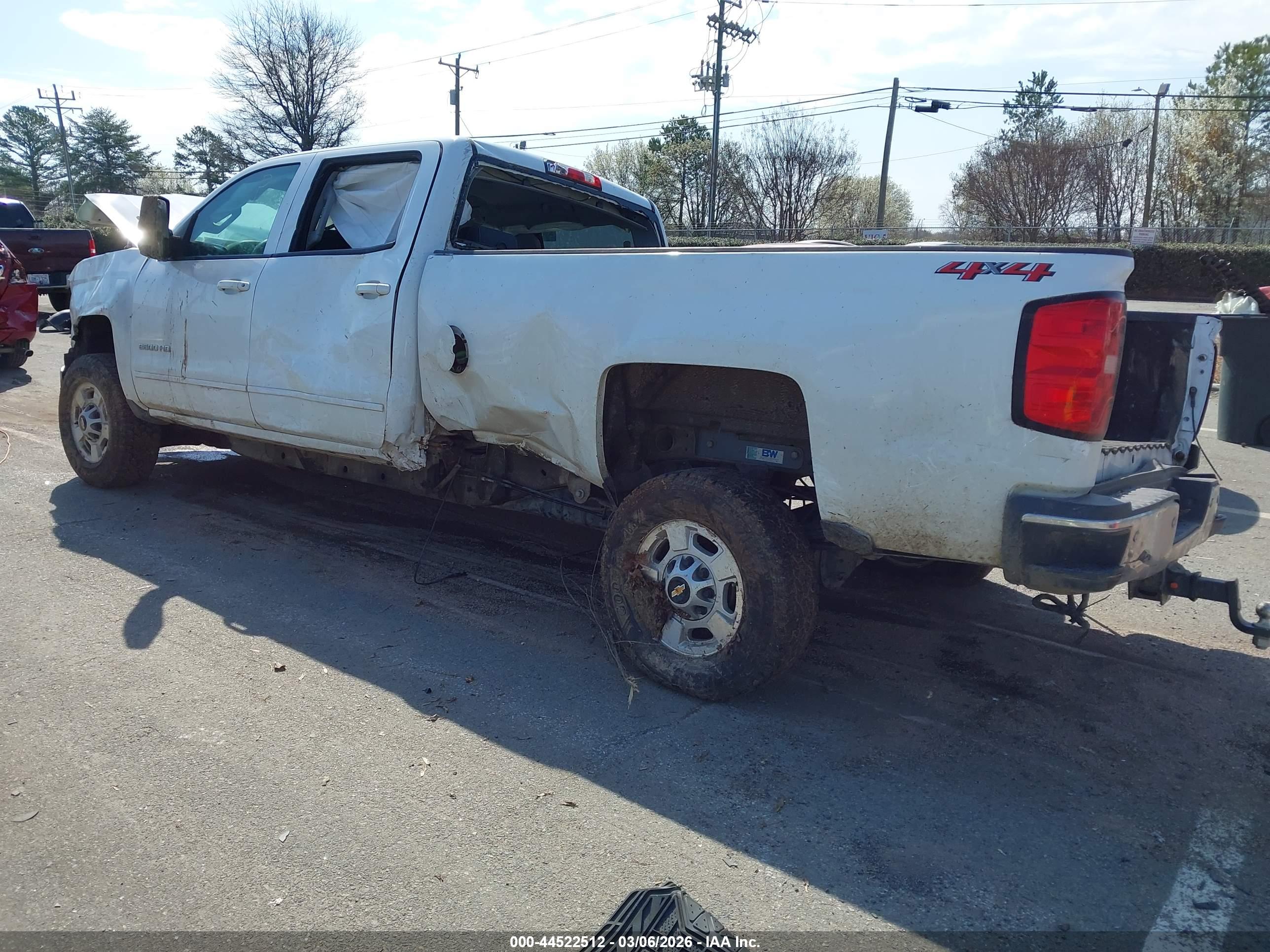 CHEVROLET SILVERADO image 3