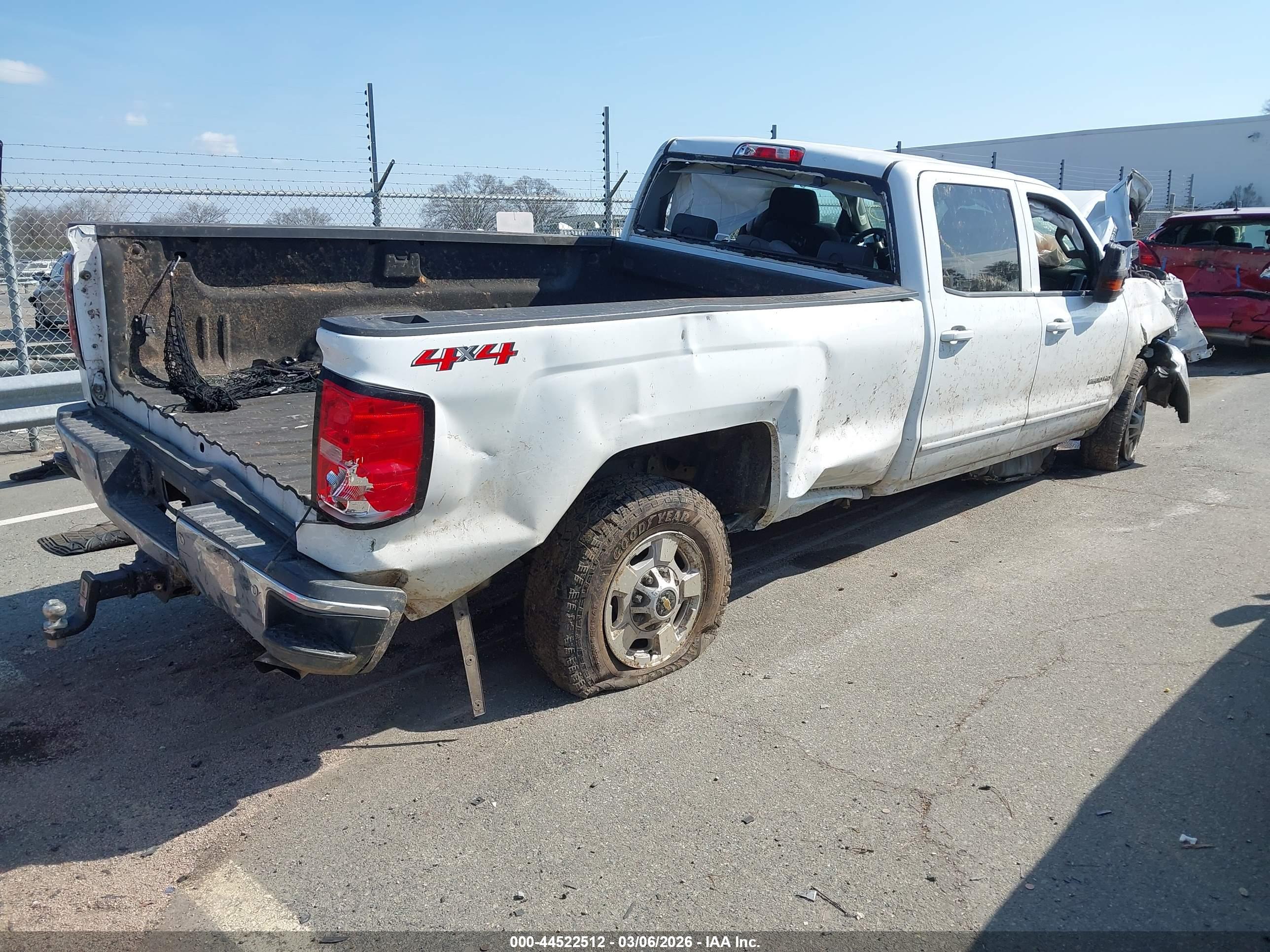 CHEVROLET SILVERADO image 4